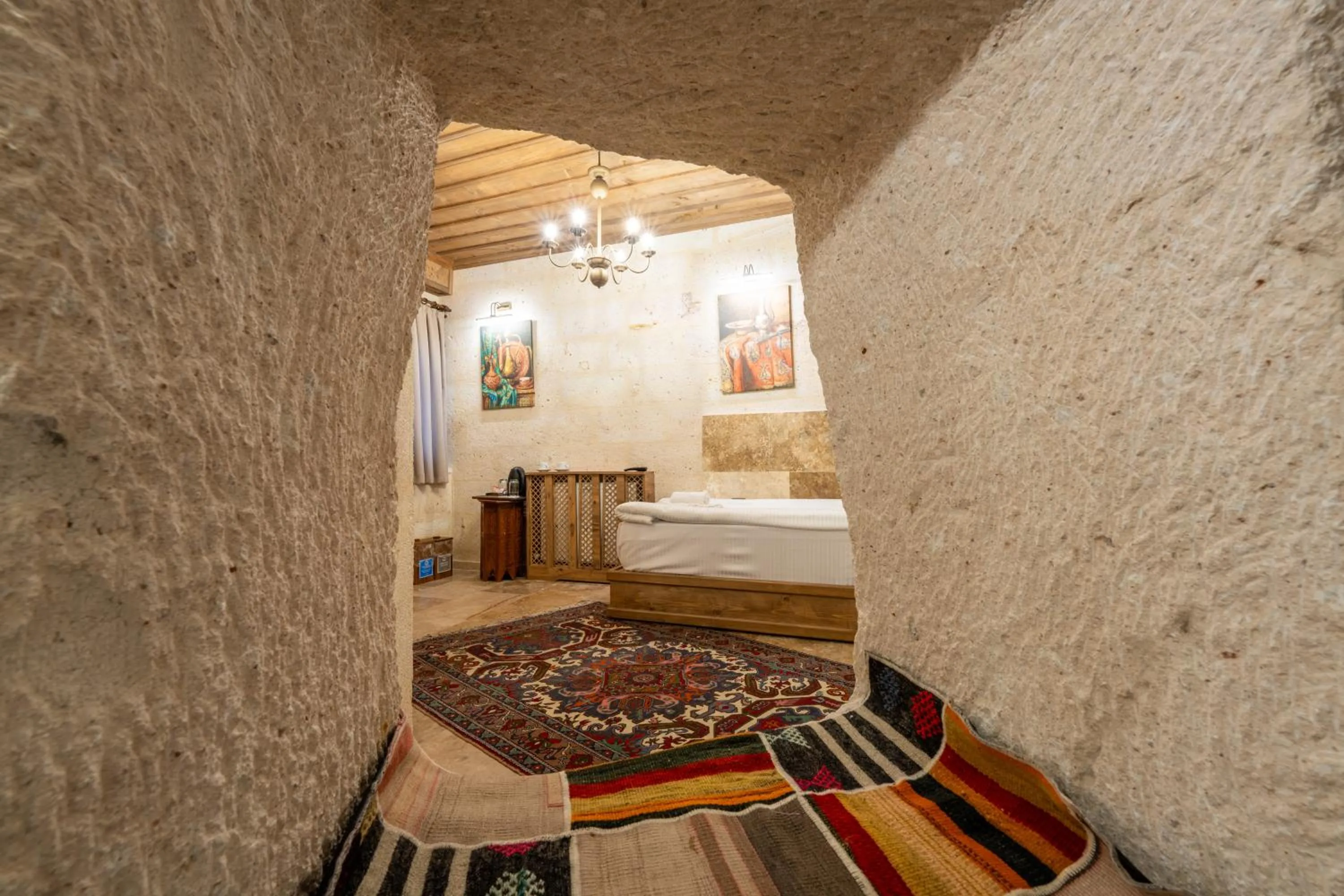 Natural landscape, Bed in Library Cave House