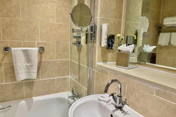 Grovefield House Hotel By Uno