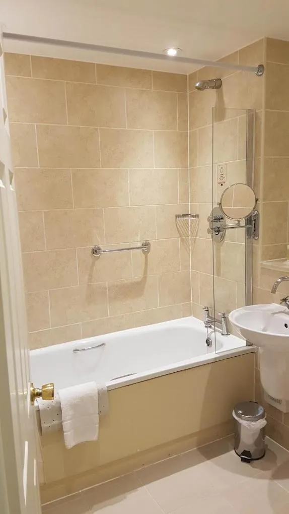 Grovefield House Hotel By Uno