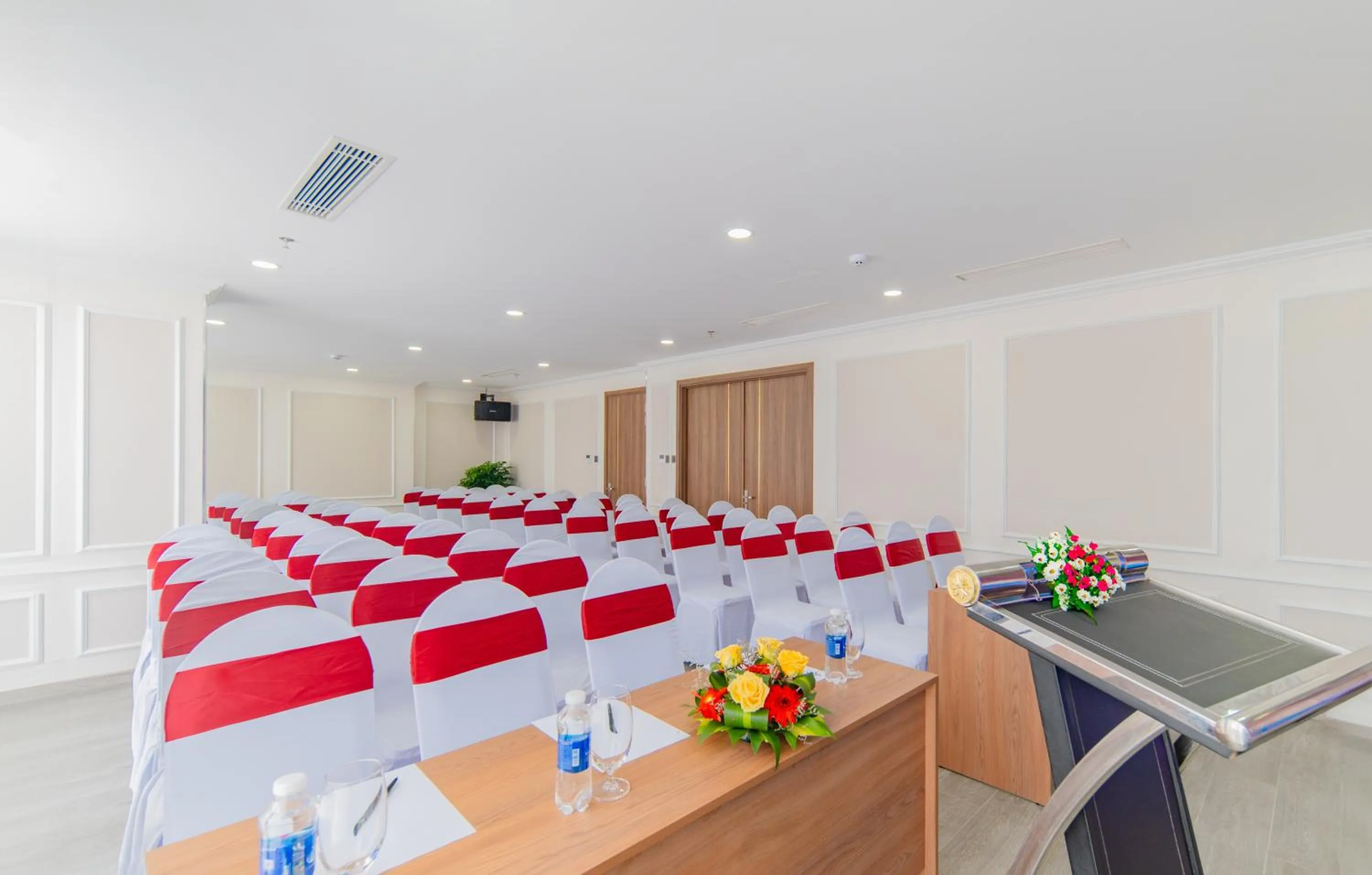 Meeting/conference room in Avari Hotel