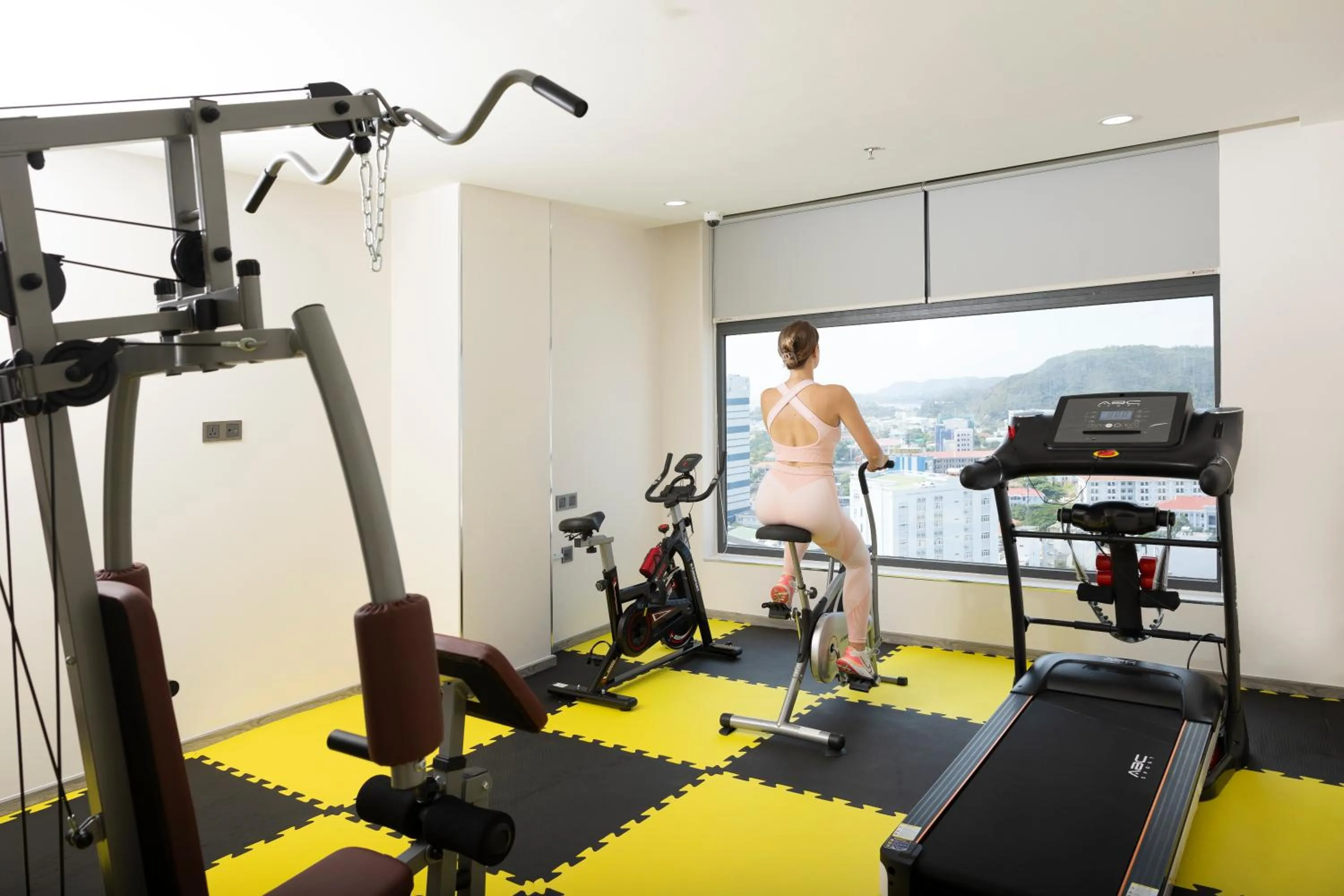 Fitness centre/facilities in Avari Hotel