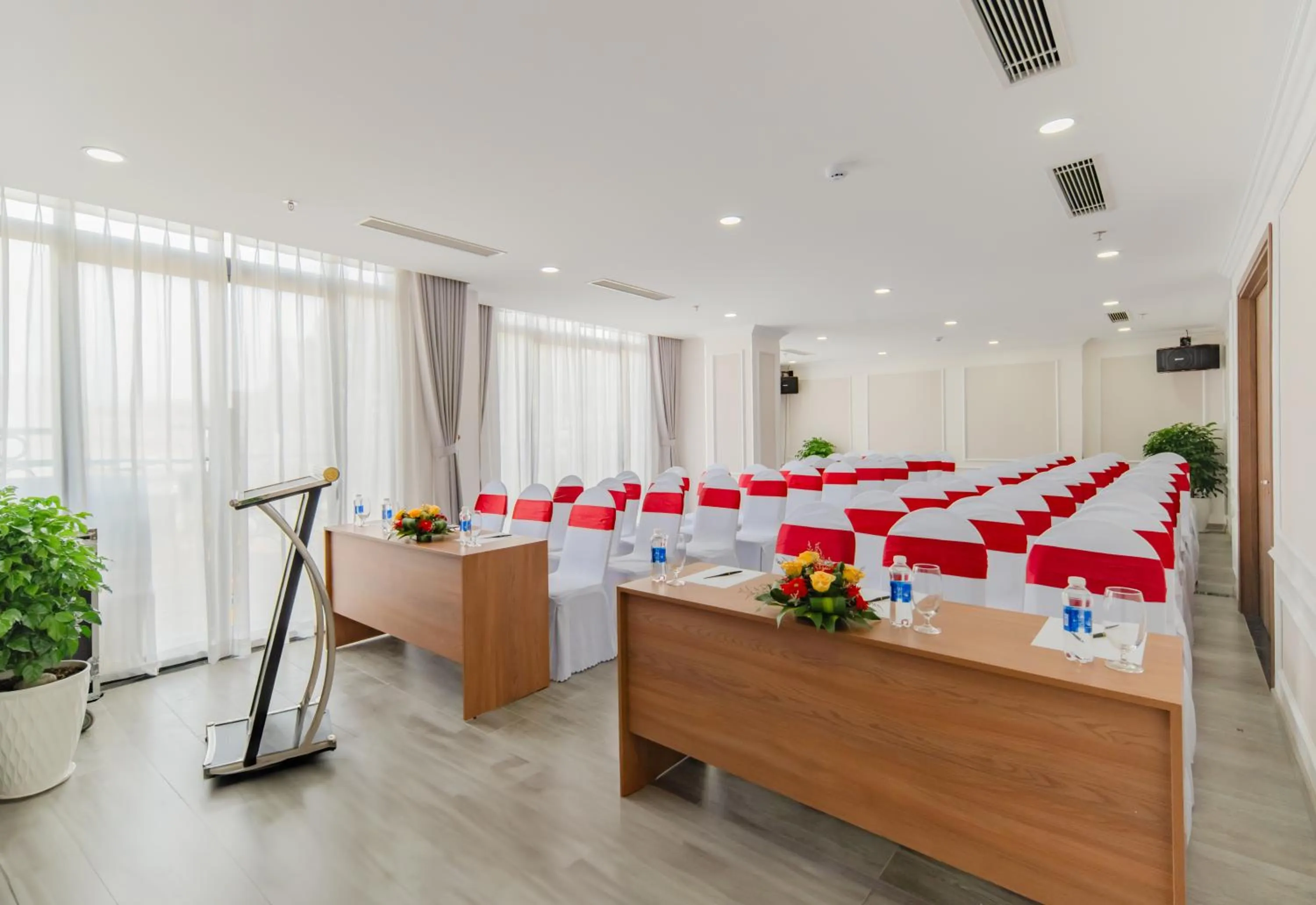 Meeting/conference room in Avari Hotel