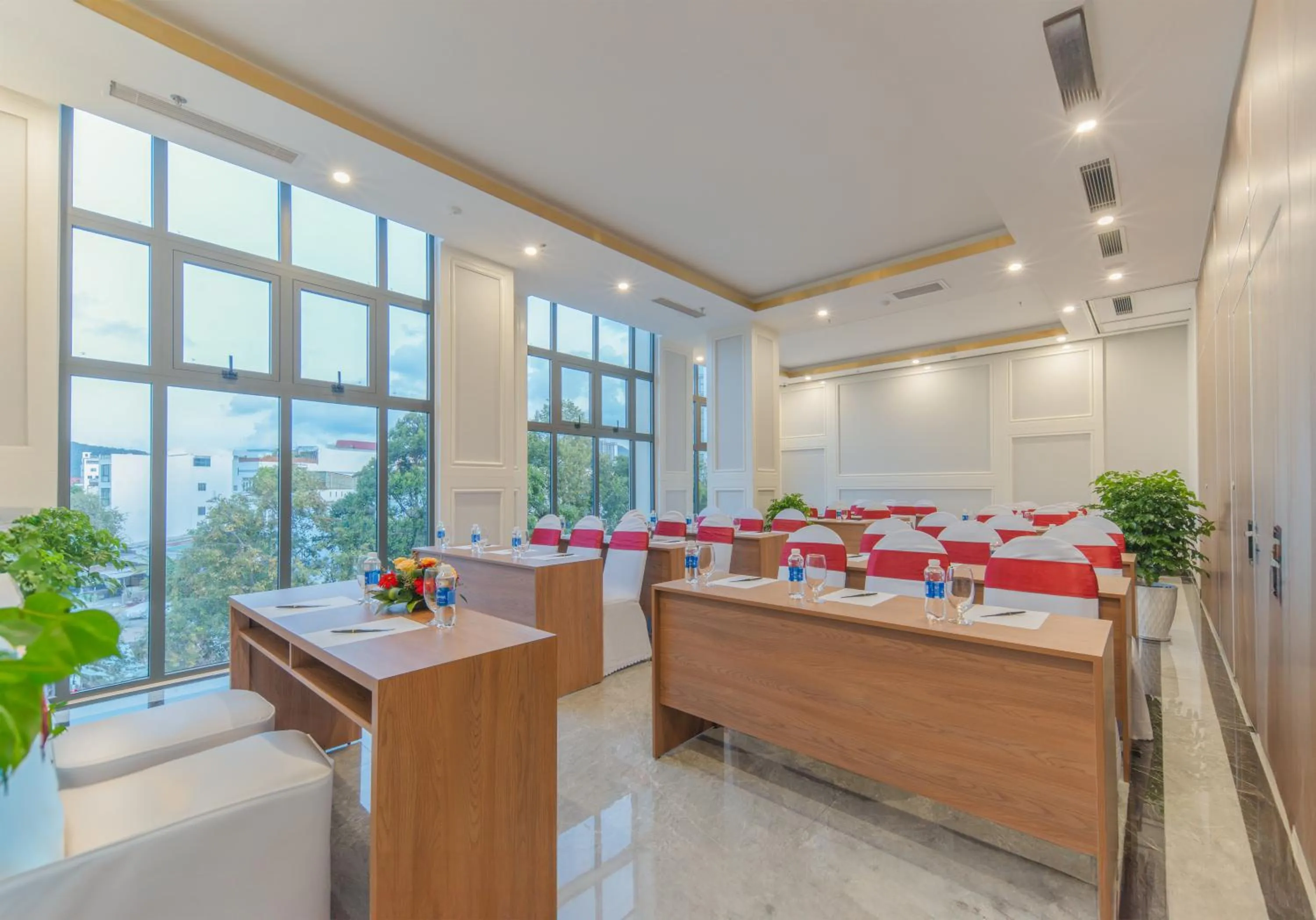 Meeting/conference room in Avari Hotel