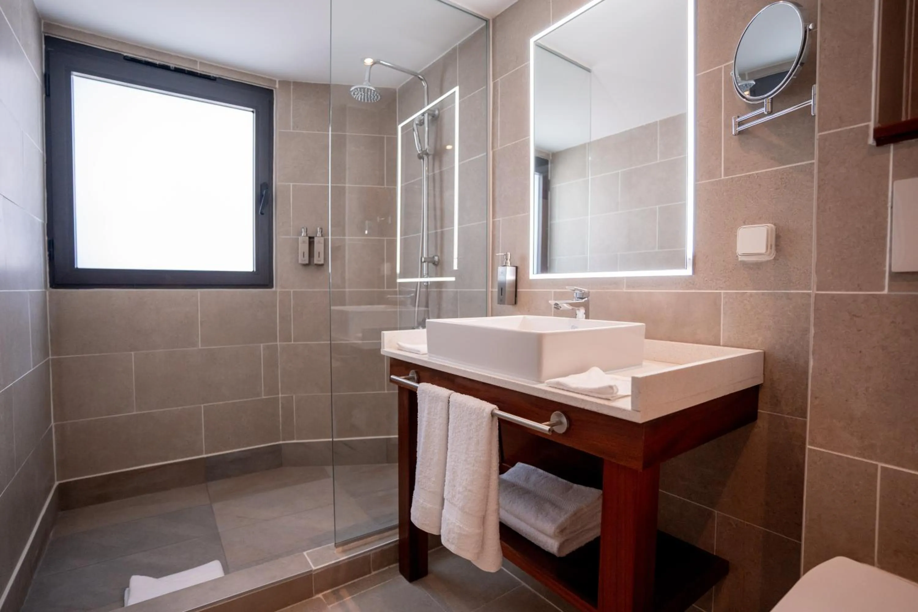 Bathroom in Maitai Express Tahiti