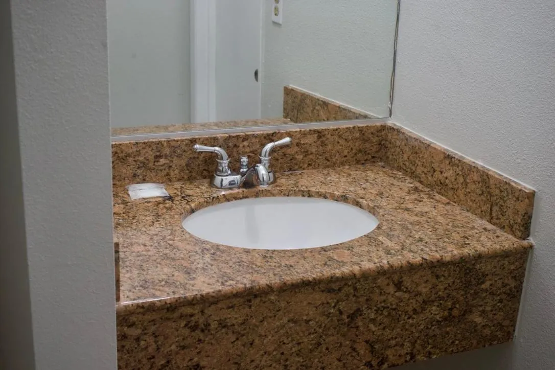 Red Carpet Motel By Ontario