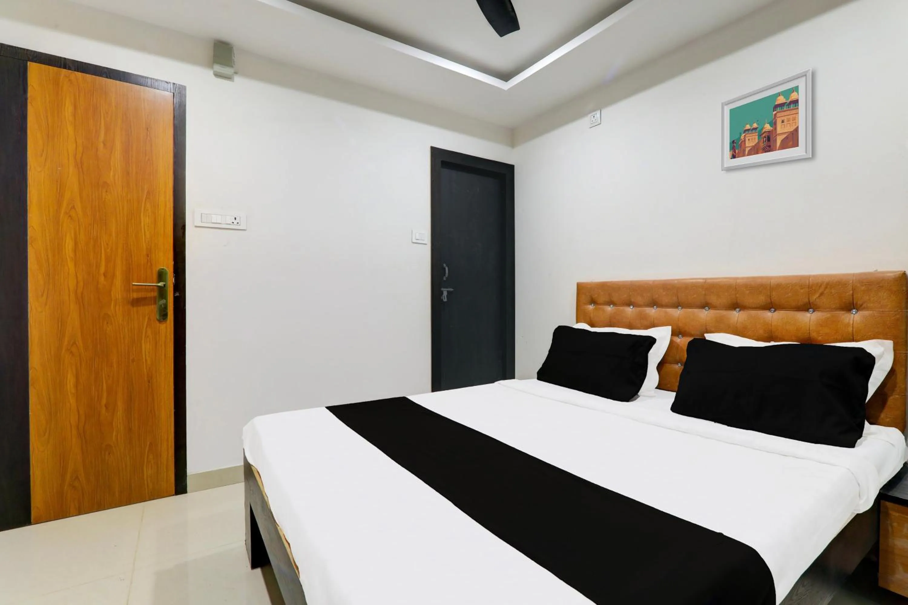 Bedroom, Bed in Hotel O by OYO Aayaansh