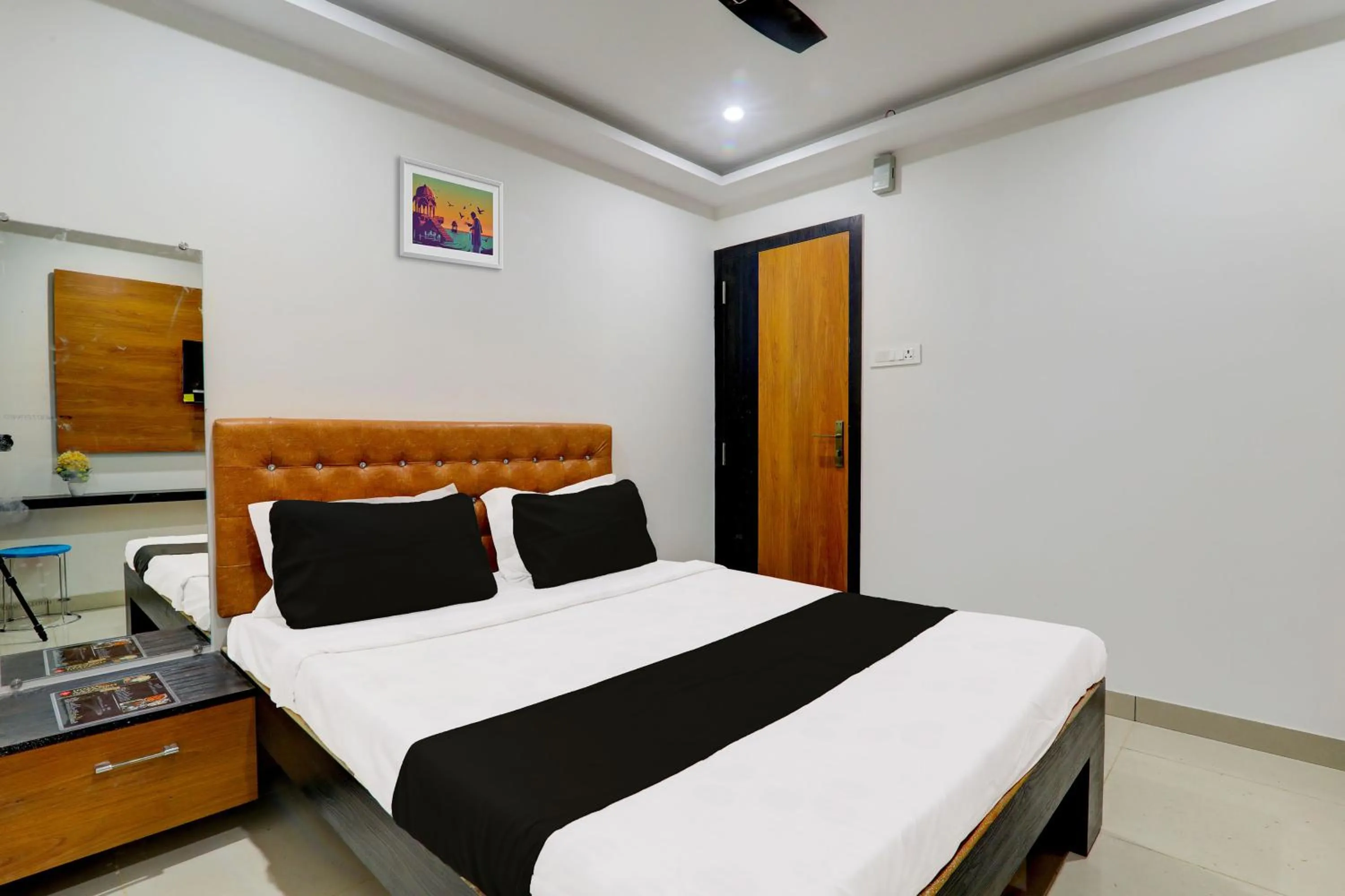 Bedroom, Bed in Hotel O by OYO Aayaansh