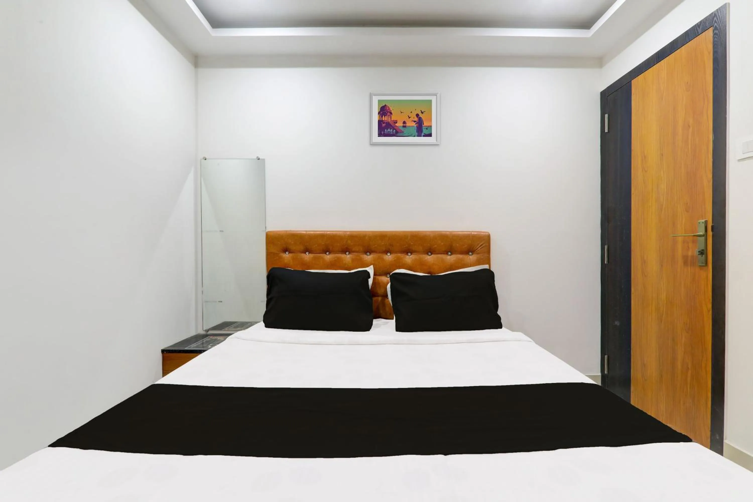 Bedroom, Bed in Hotel O by OYO Aayaansh