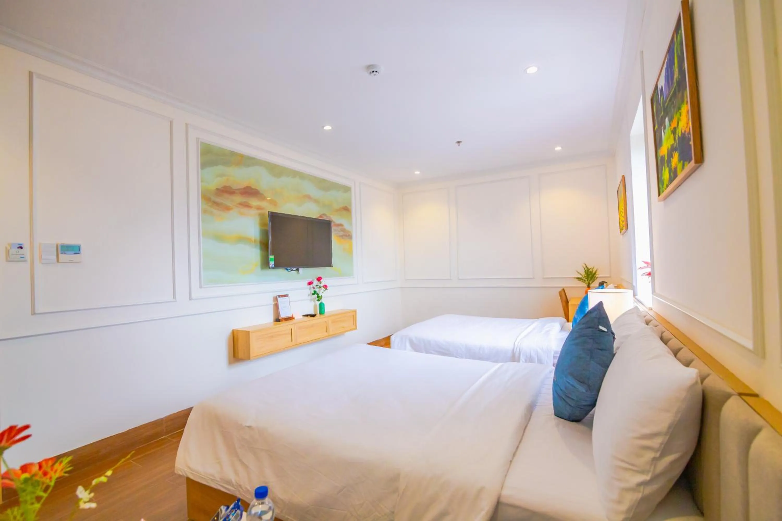 Bed in MiAn Hotel Danang - Infinity Pool