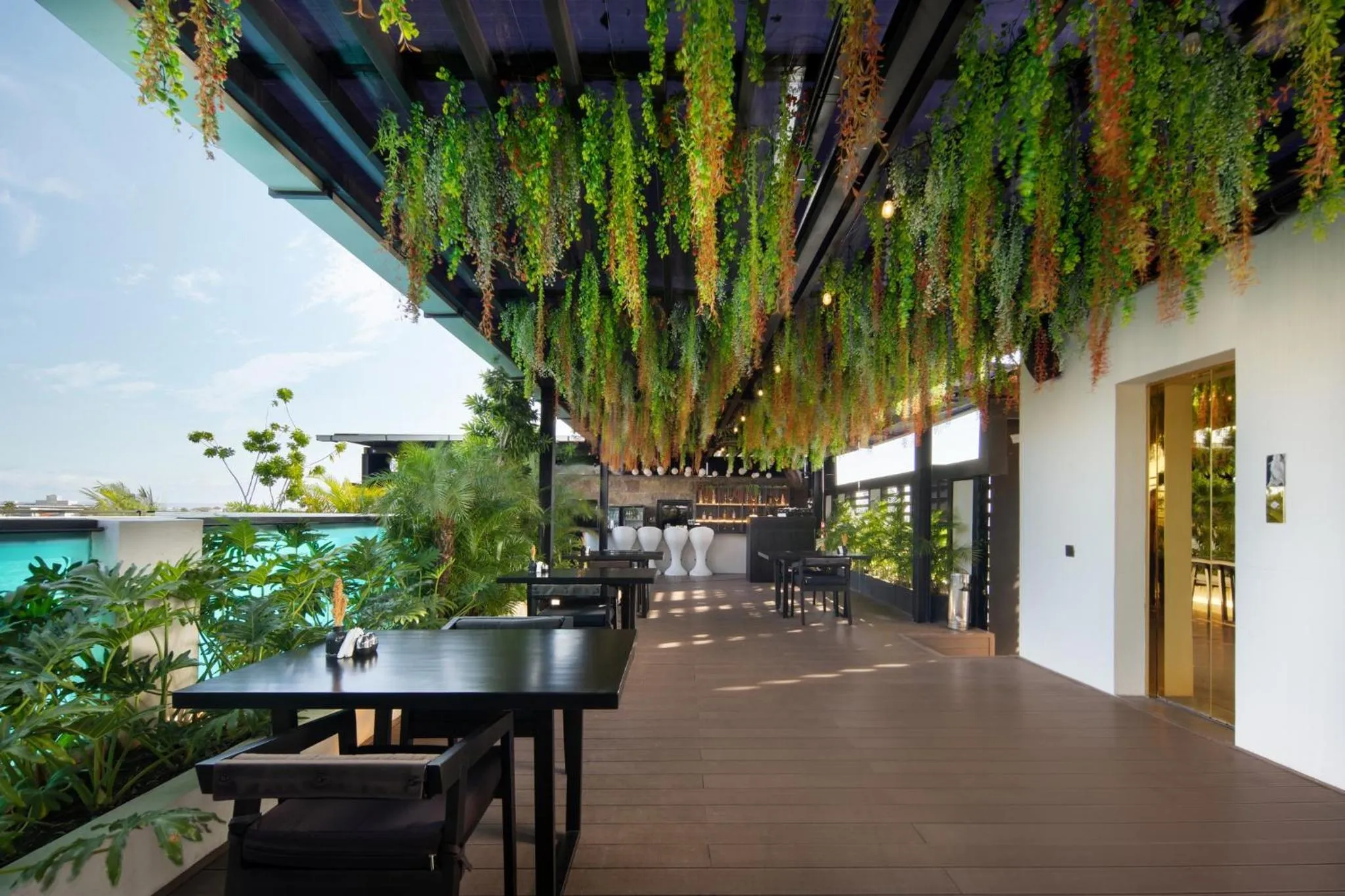 Restaurant/places to eat in Alex Villas Complex N4