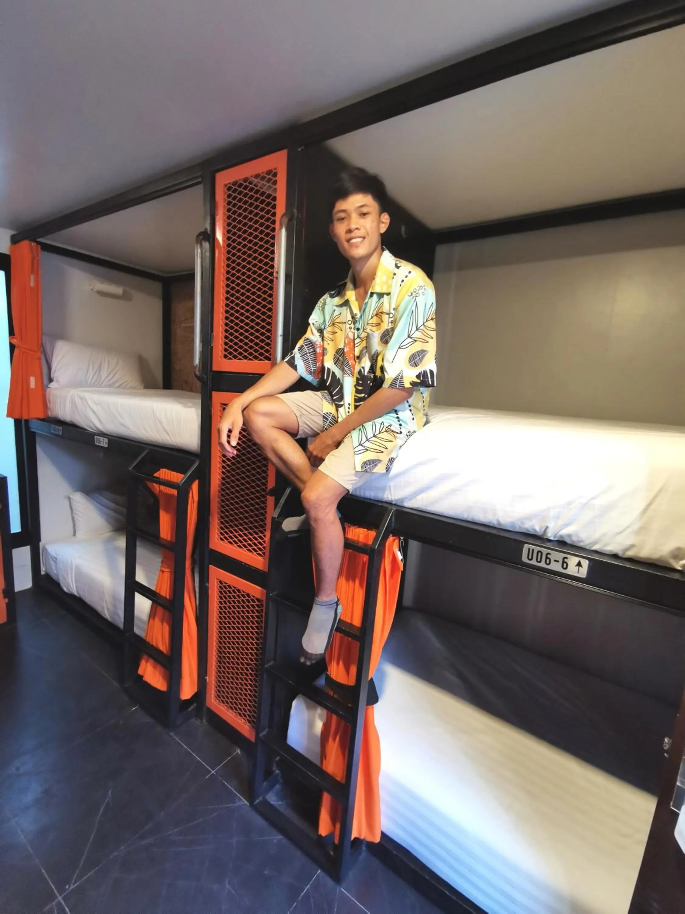 Photo of the whole room, Bed in Ubox samui hostel & Bungalow - Chaweng beach