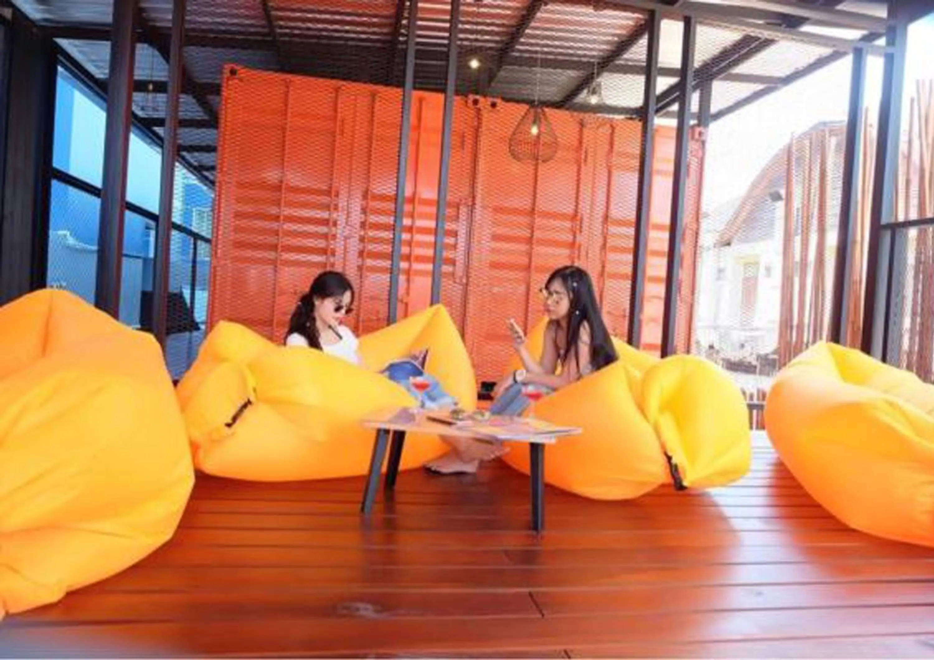 Balcony/Terrace in Ubox samui hostel & Bungalow - Chaweng beach