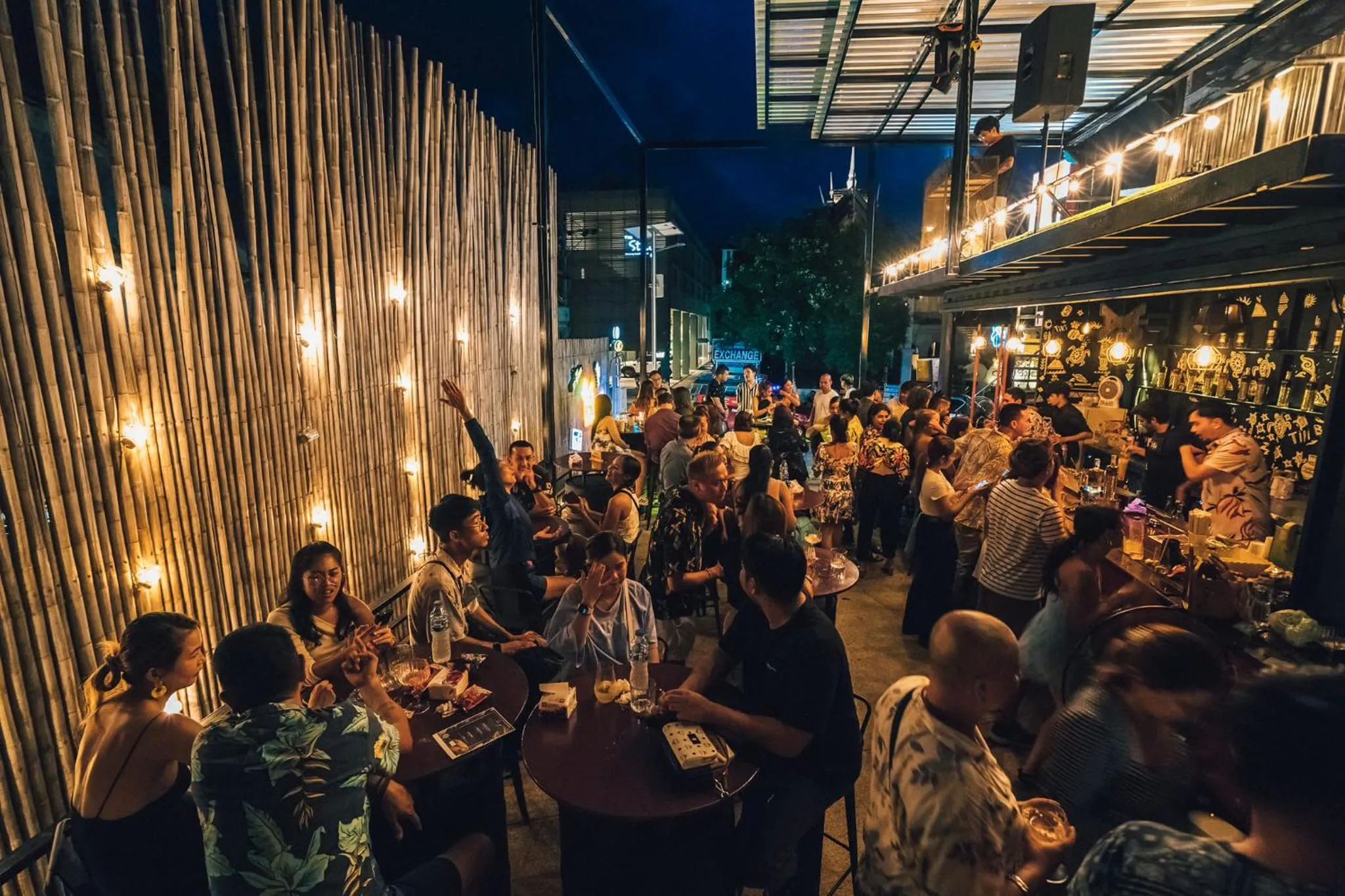 People in Ubox samui hostel & Bungalow - Chaweng beach