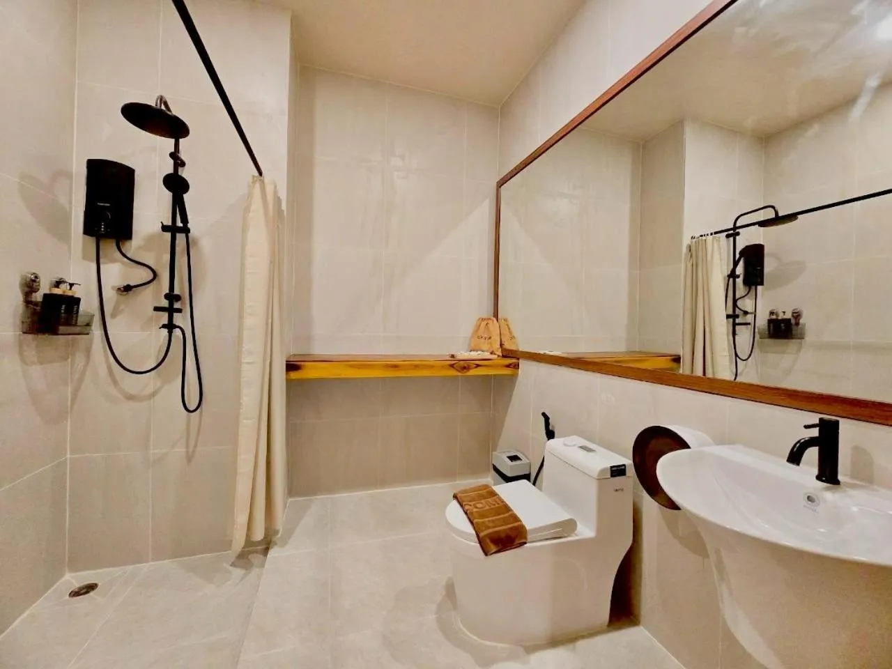 Shower in Ubox samui hostel & Bungalow - Chaweng beach