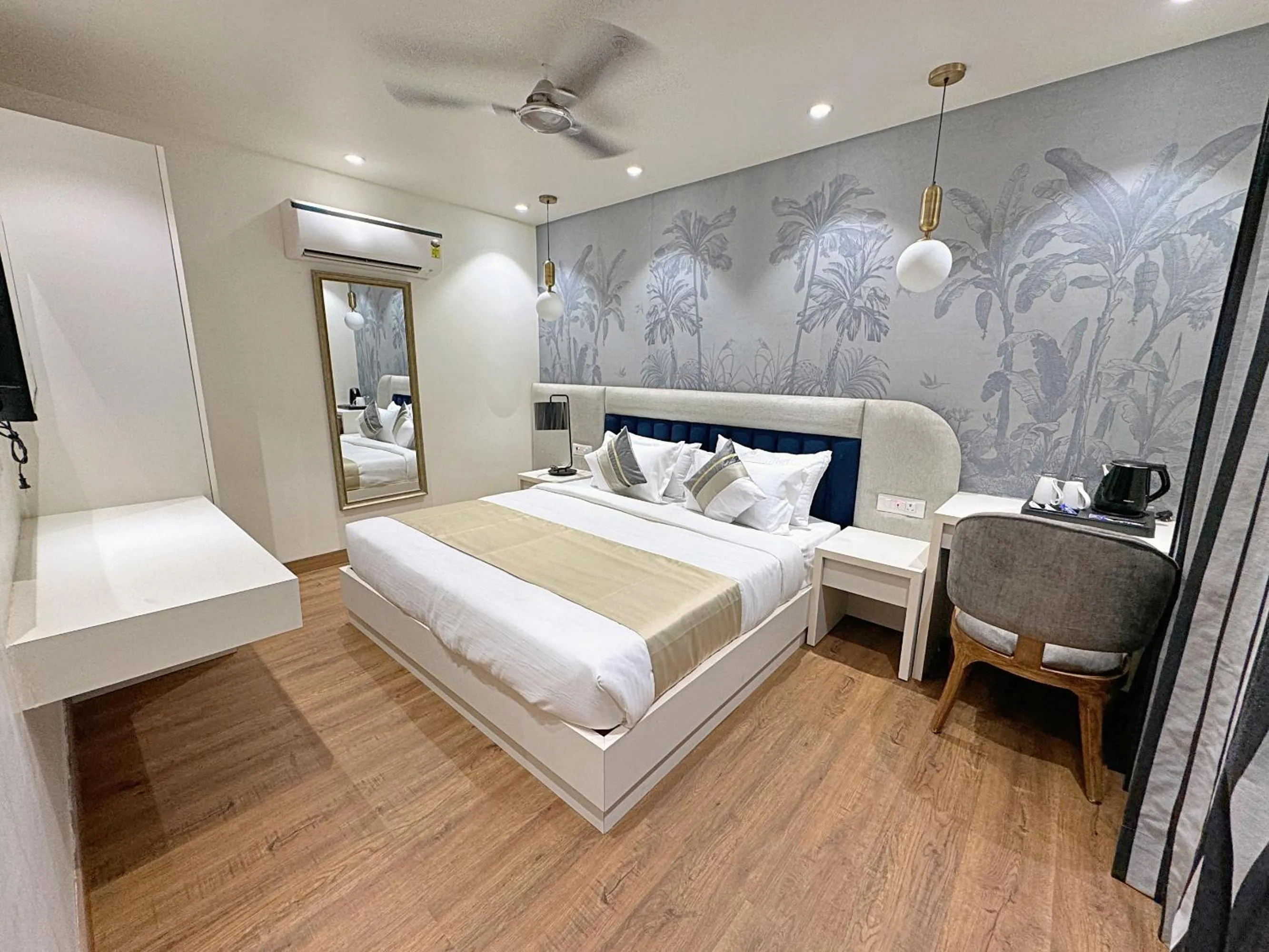 Bed in The Orion Elite - Green Park