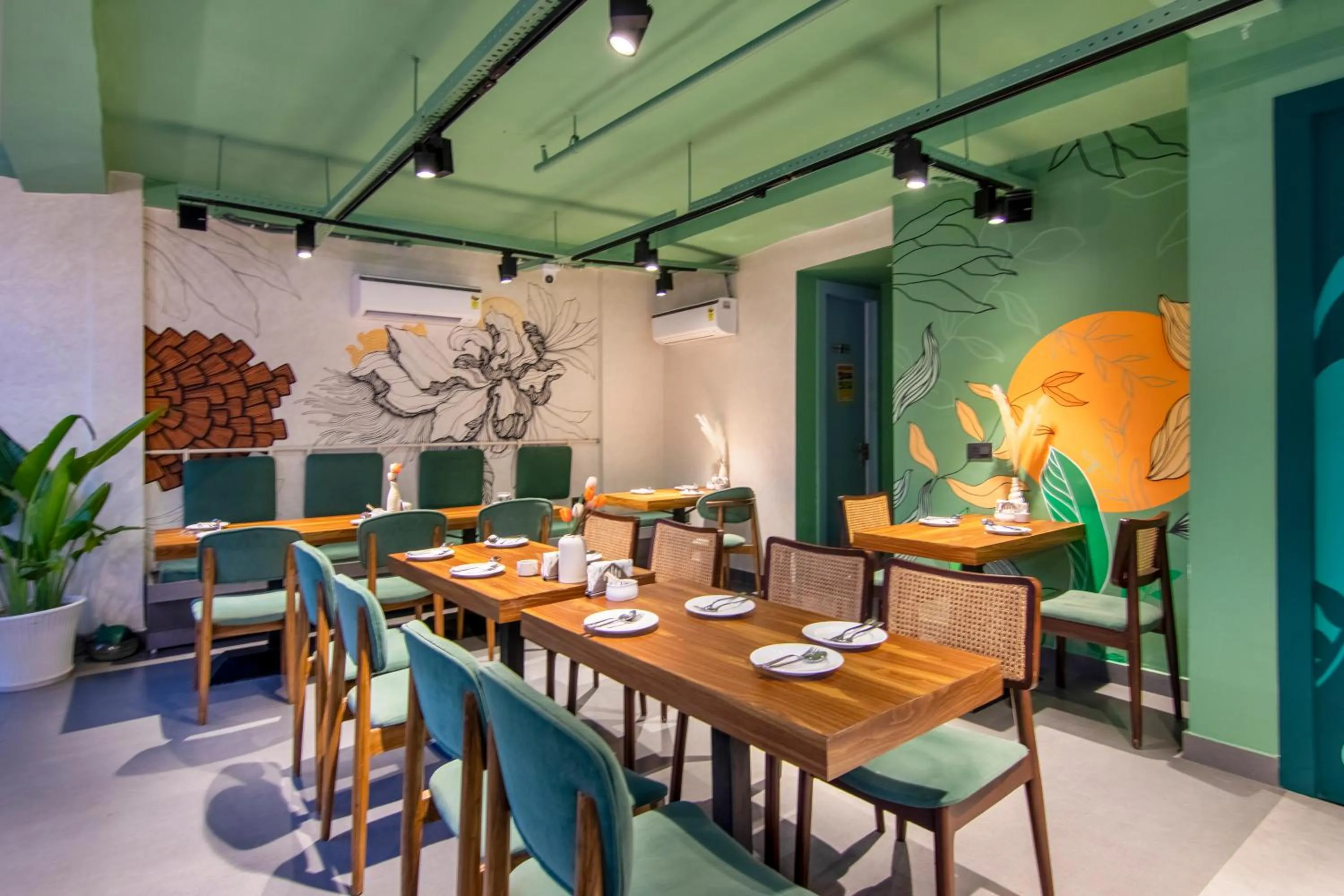 Restaurant/places to eat in The Orion Elite - Green Park