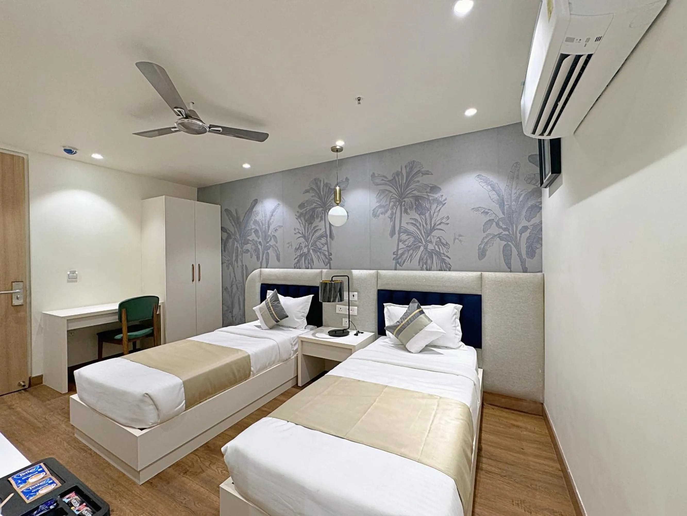 Photo of the whole room, Bed in The Orion Elite - Green Park