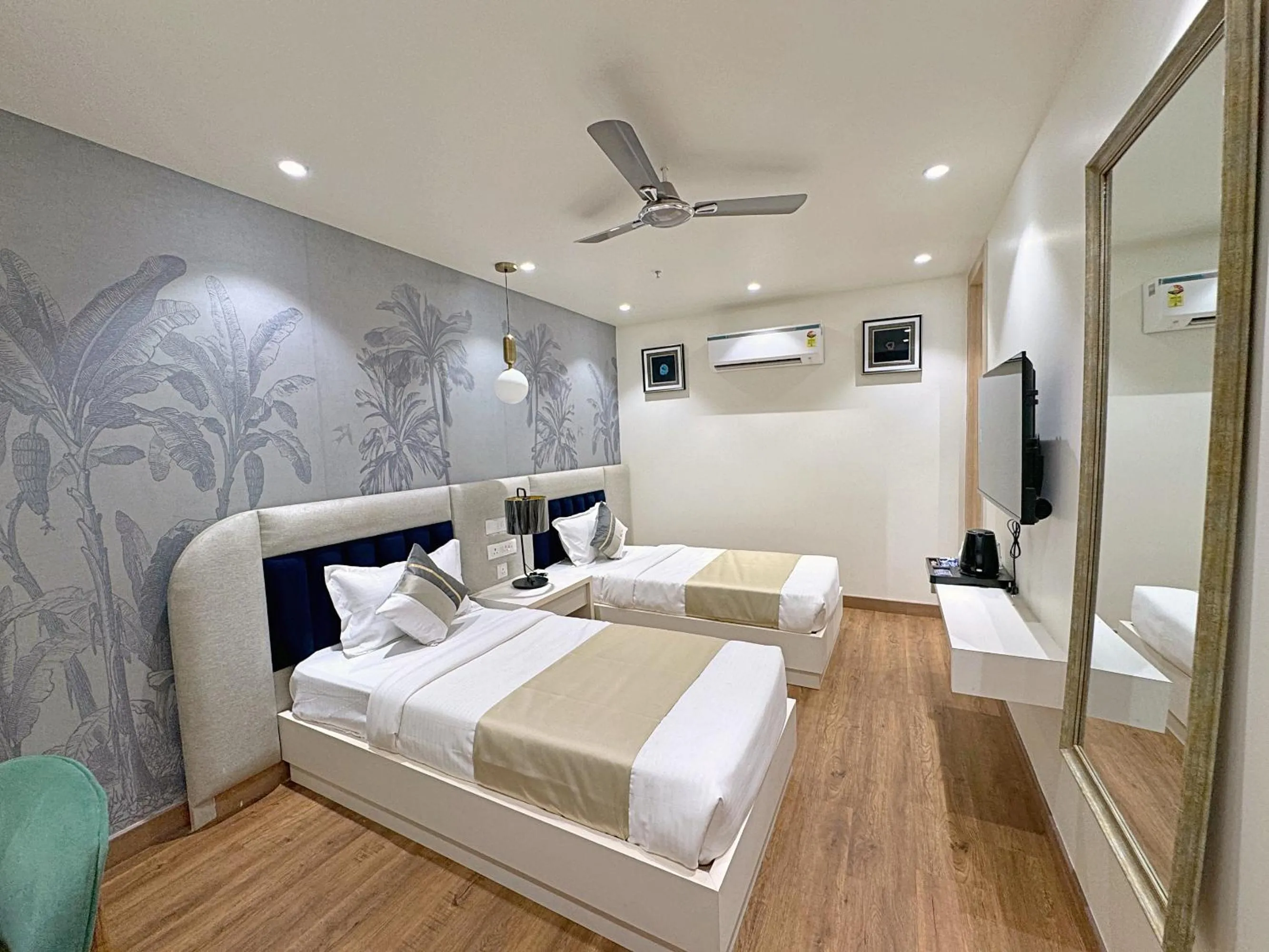 Bed in The Orion Elite - Green Park