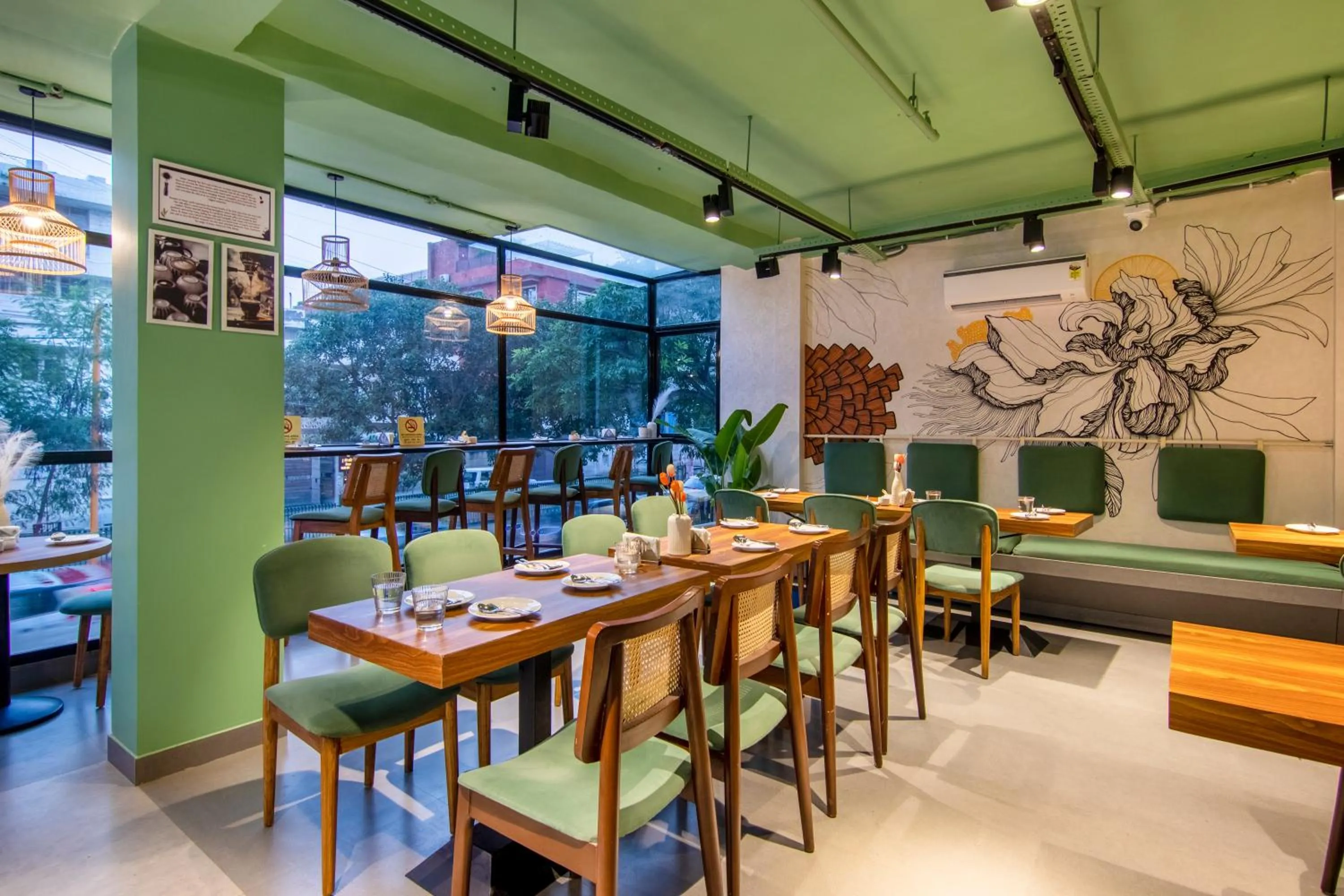 Restaurant/places to eat in The Orion Elite - Green Park