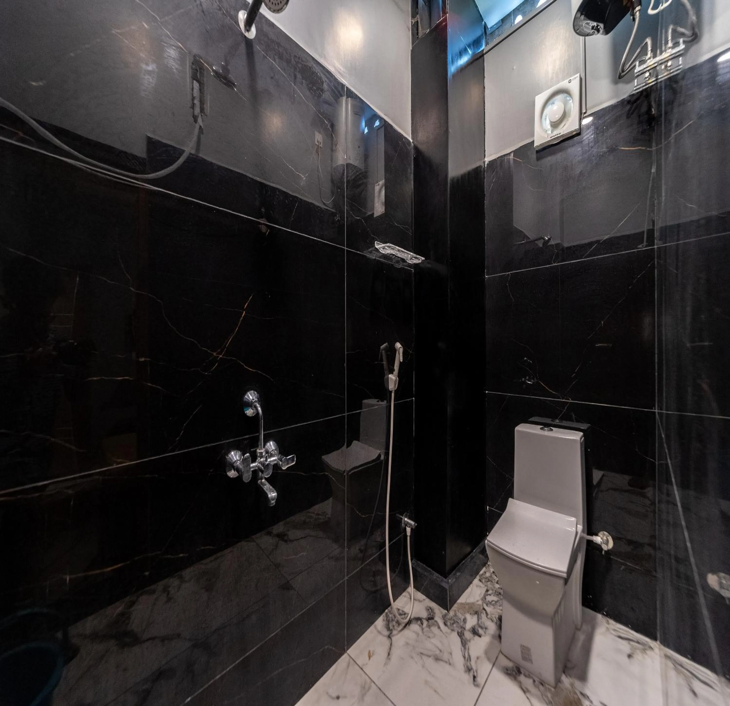 Bathroom in Hotel Bees