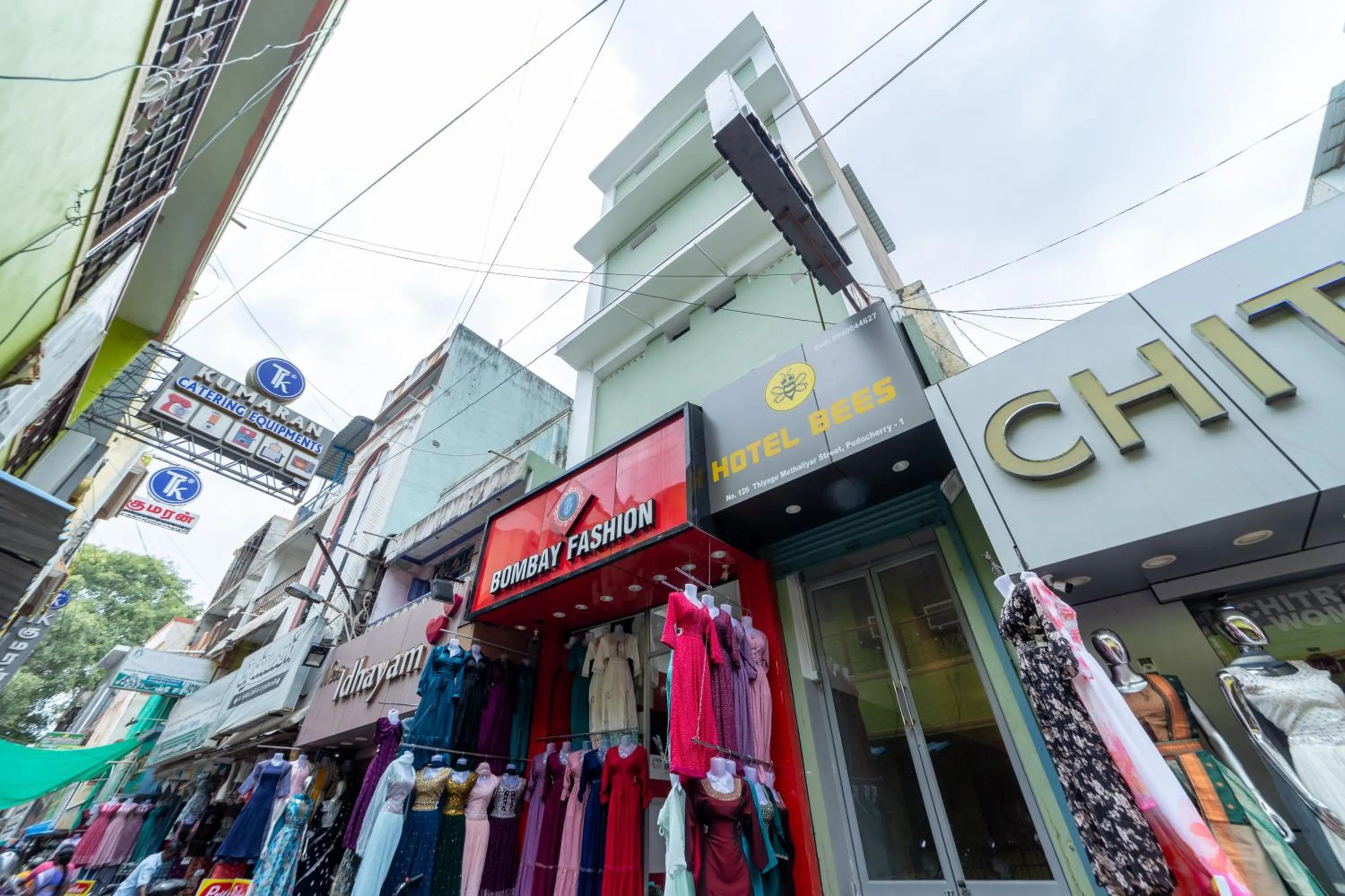 Facade/entrance in Hotel Bees