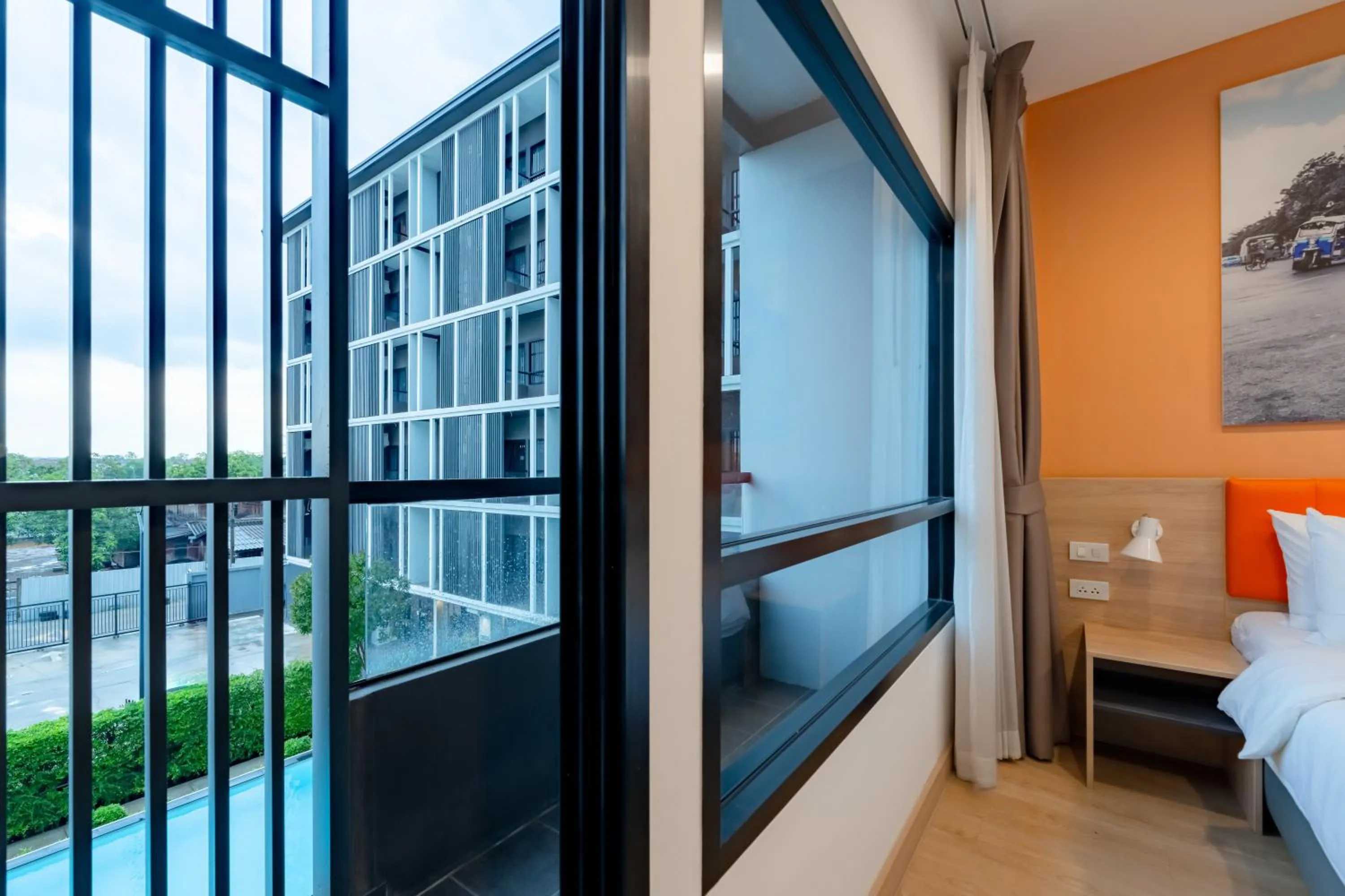 View (from property/room), Bed in Moji Don Mueang Airport Hotel - Bangkok