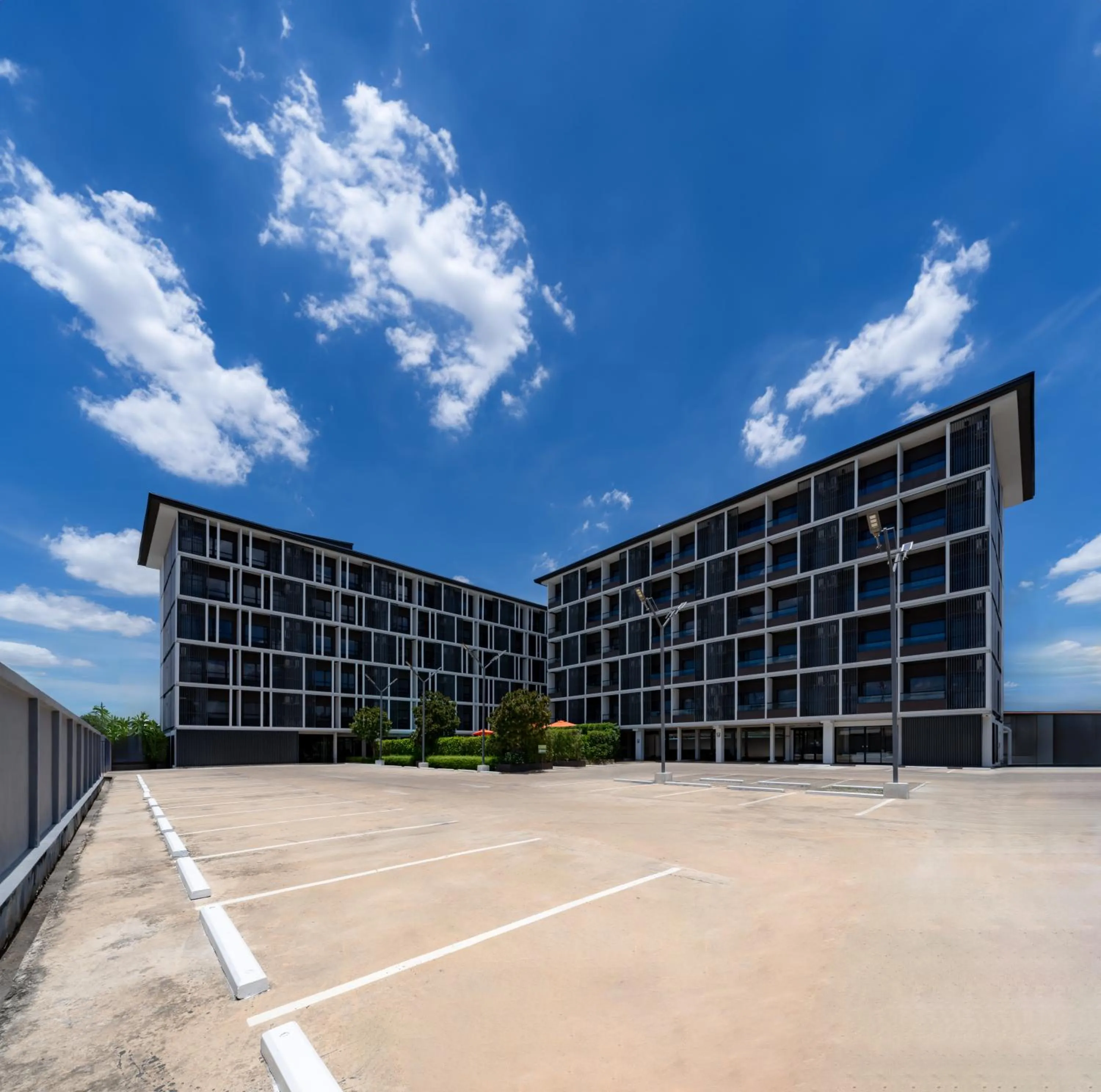 Property building in Moji Don Mueang Airport Hotel - Bangkok