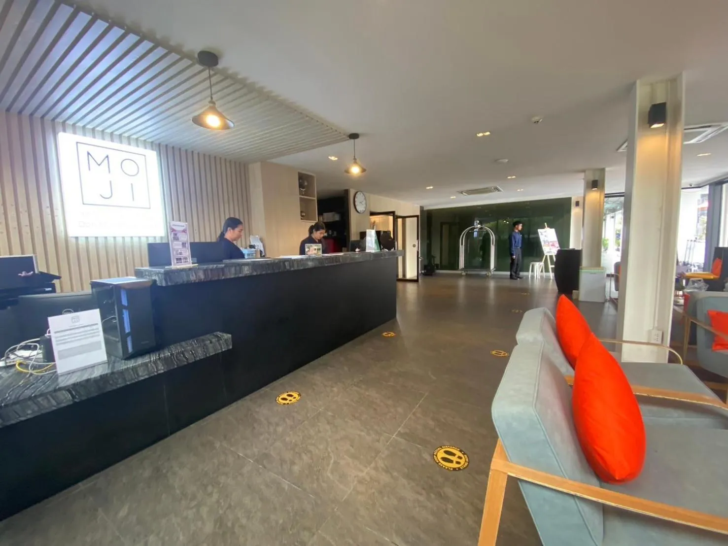 Lobby or reception in Moji Don Mueang Airport Hotel - Bangkok