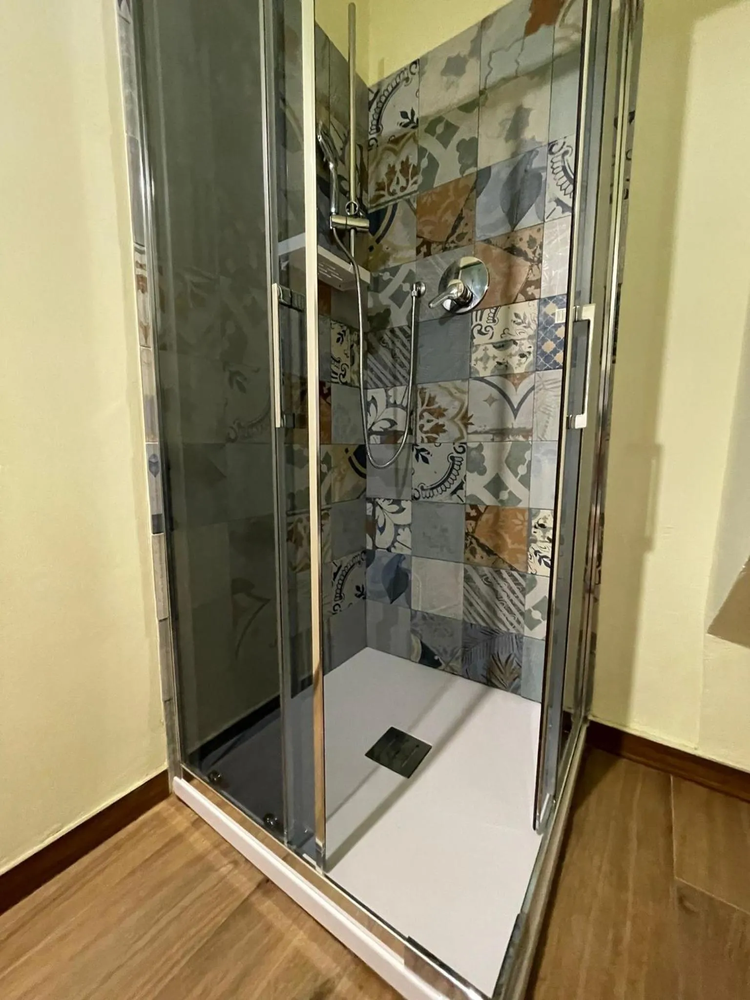 Shower in Casa Felice