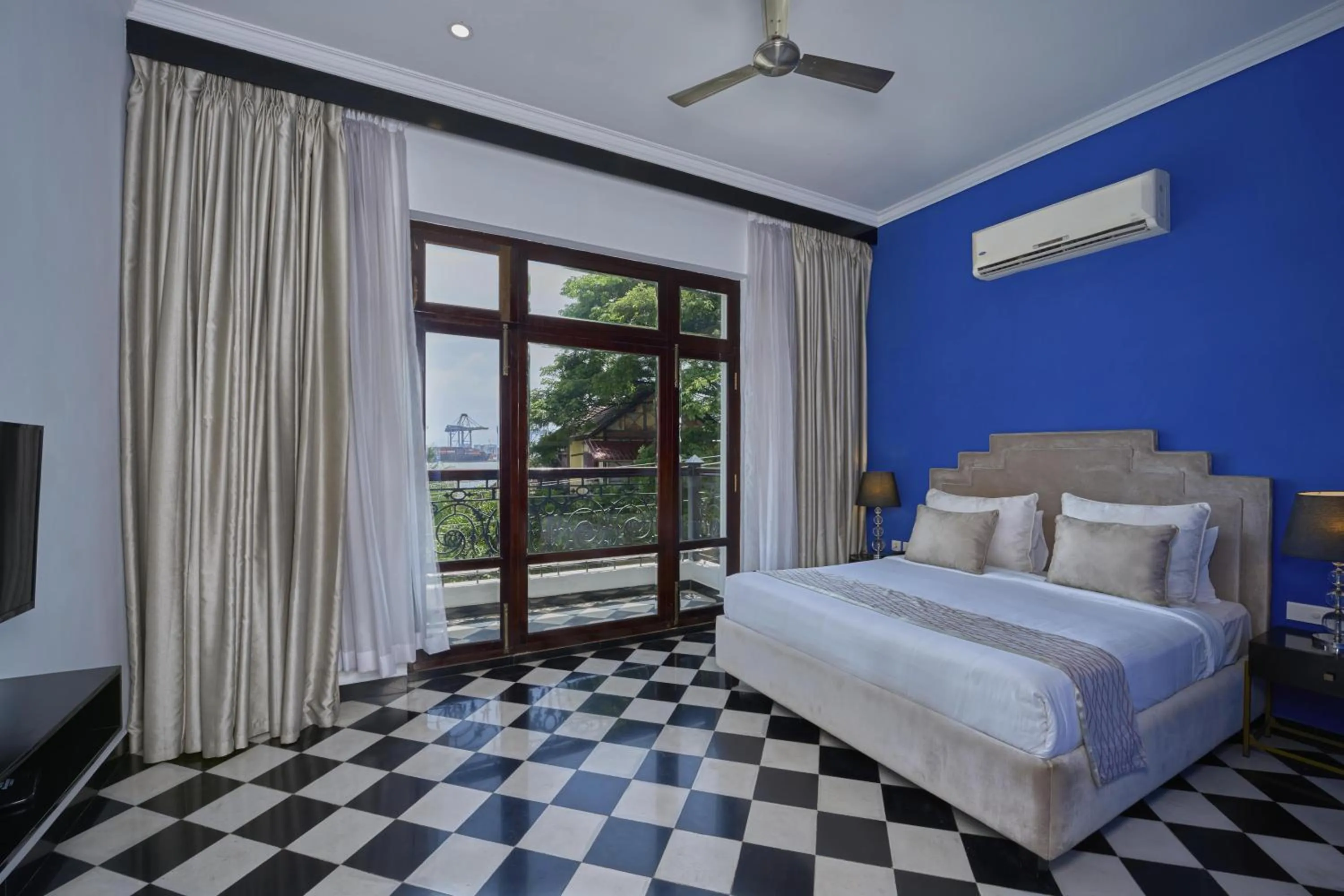 Balcony/Terrace, Bed in The Old Court House By Abad