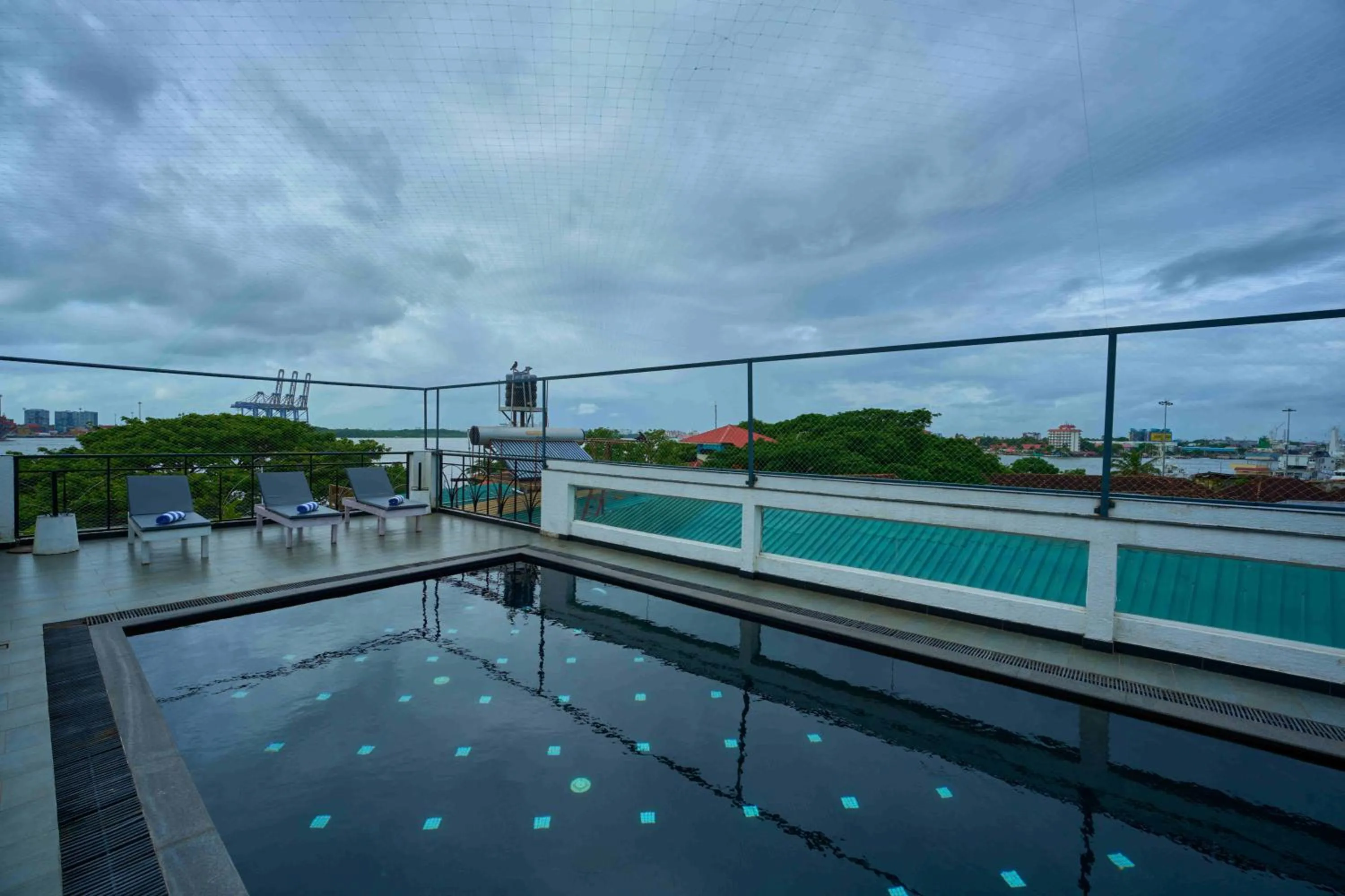 Swimming pool in The Old Court House By Abad