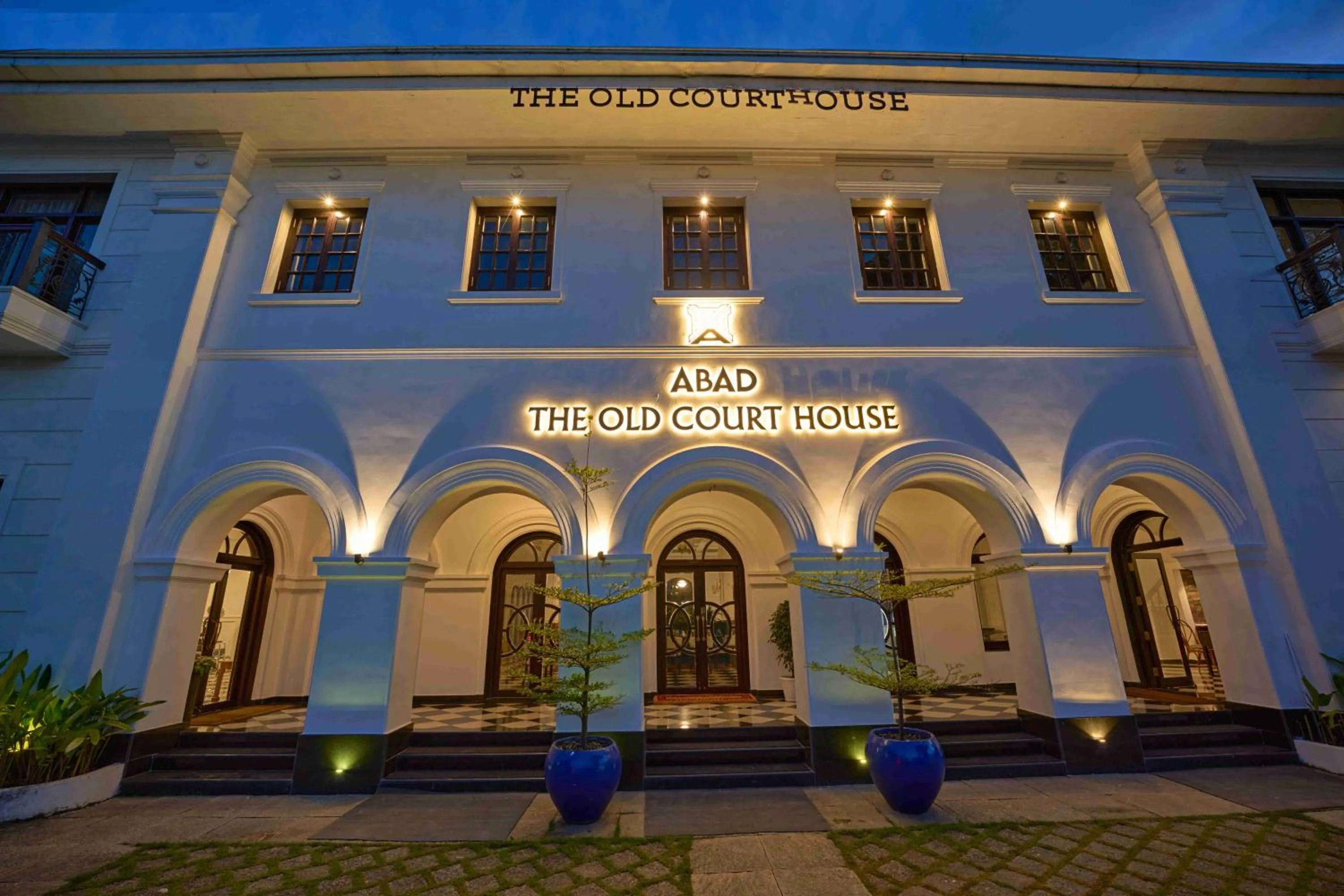 Property building in The Old Court House By Abad