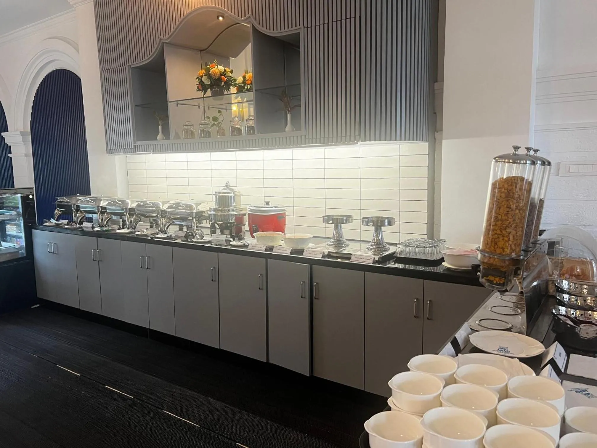 Breakfast in The Old Court House By Abad