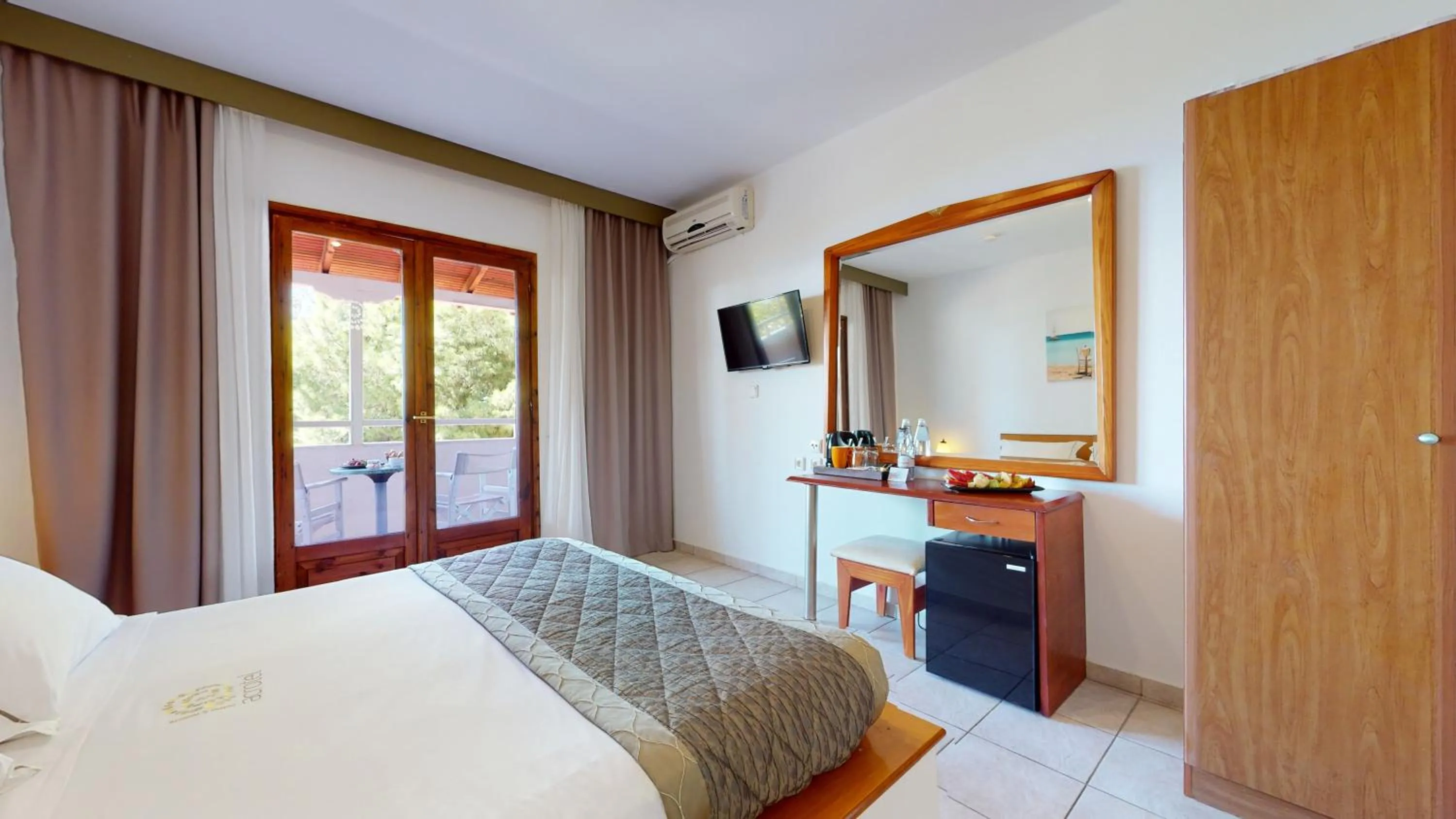 Photo of the whole room, Bed in Acrotel Elea Beach