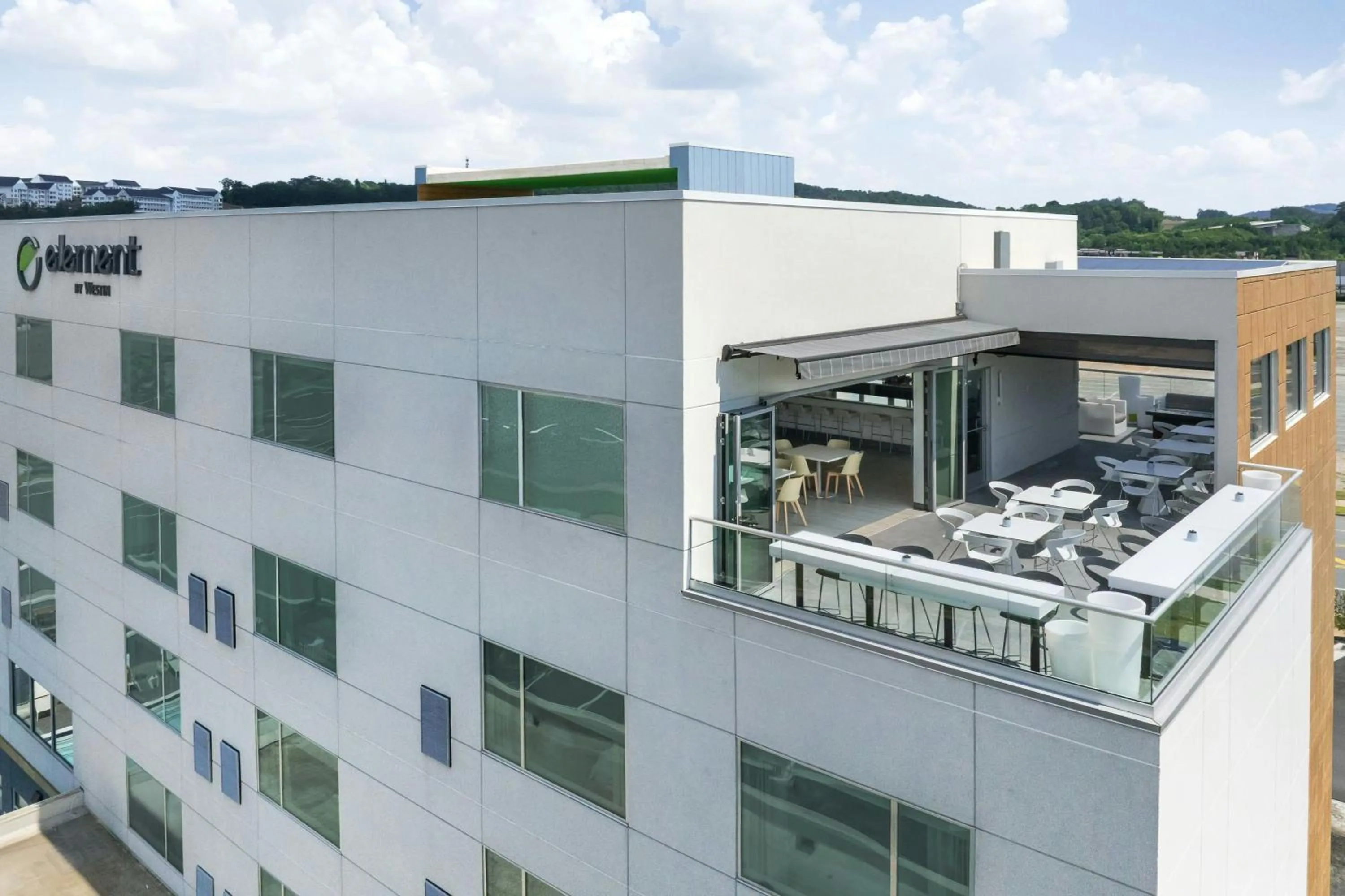 Lounge or bar in Element Cartersville