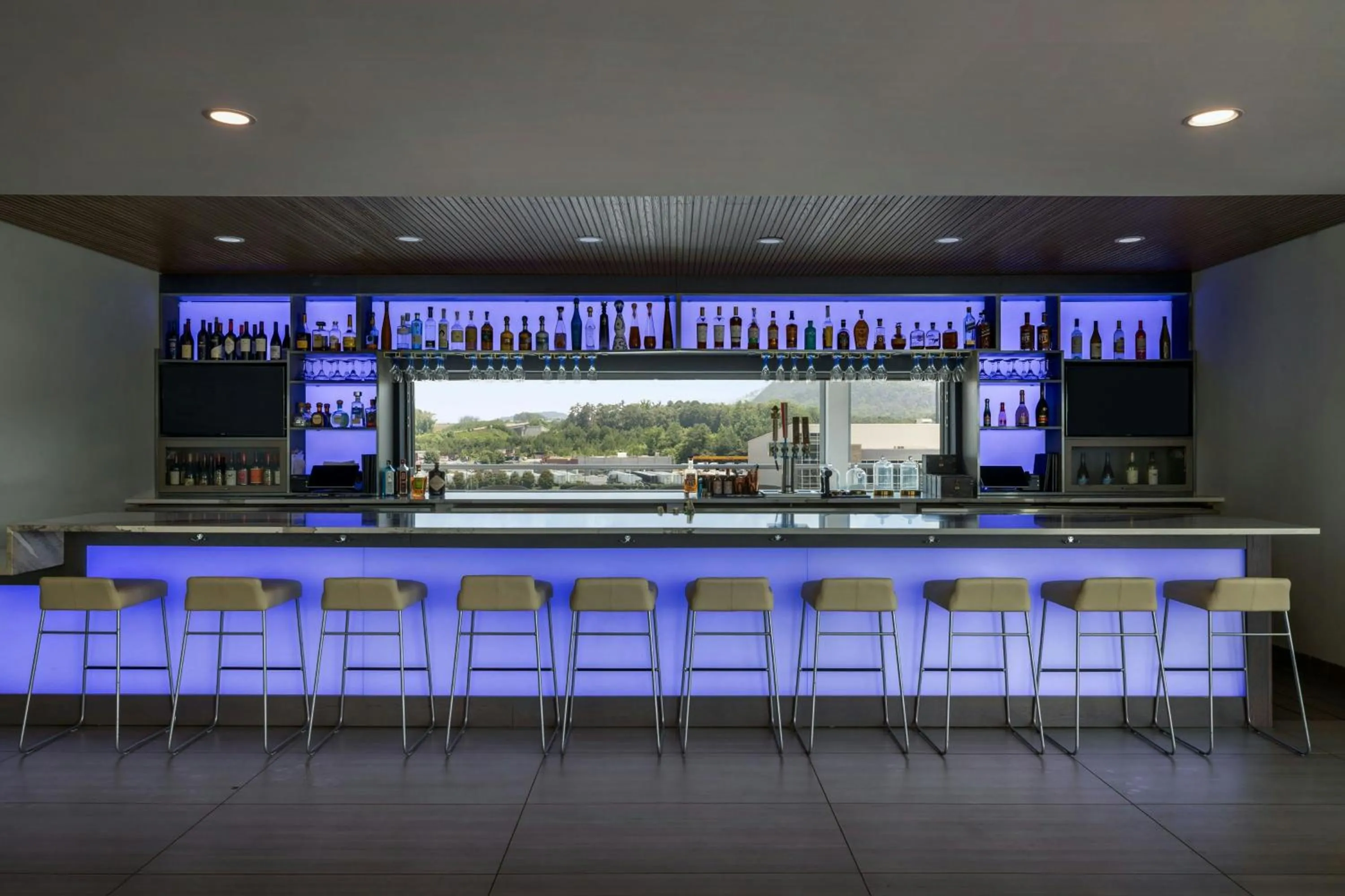 Restaurant/places to eat in Element Cartersville