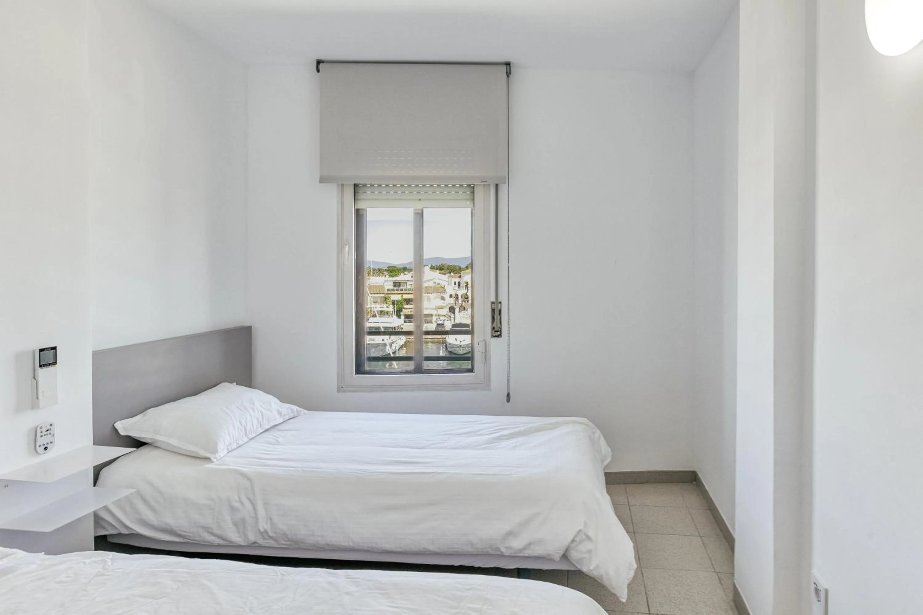 Living room, Bed in Apartamento Con Vistas A Mar