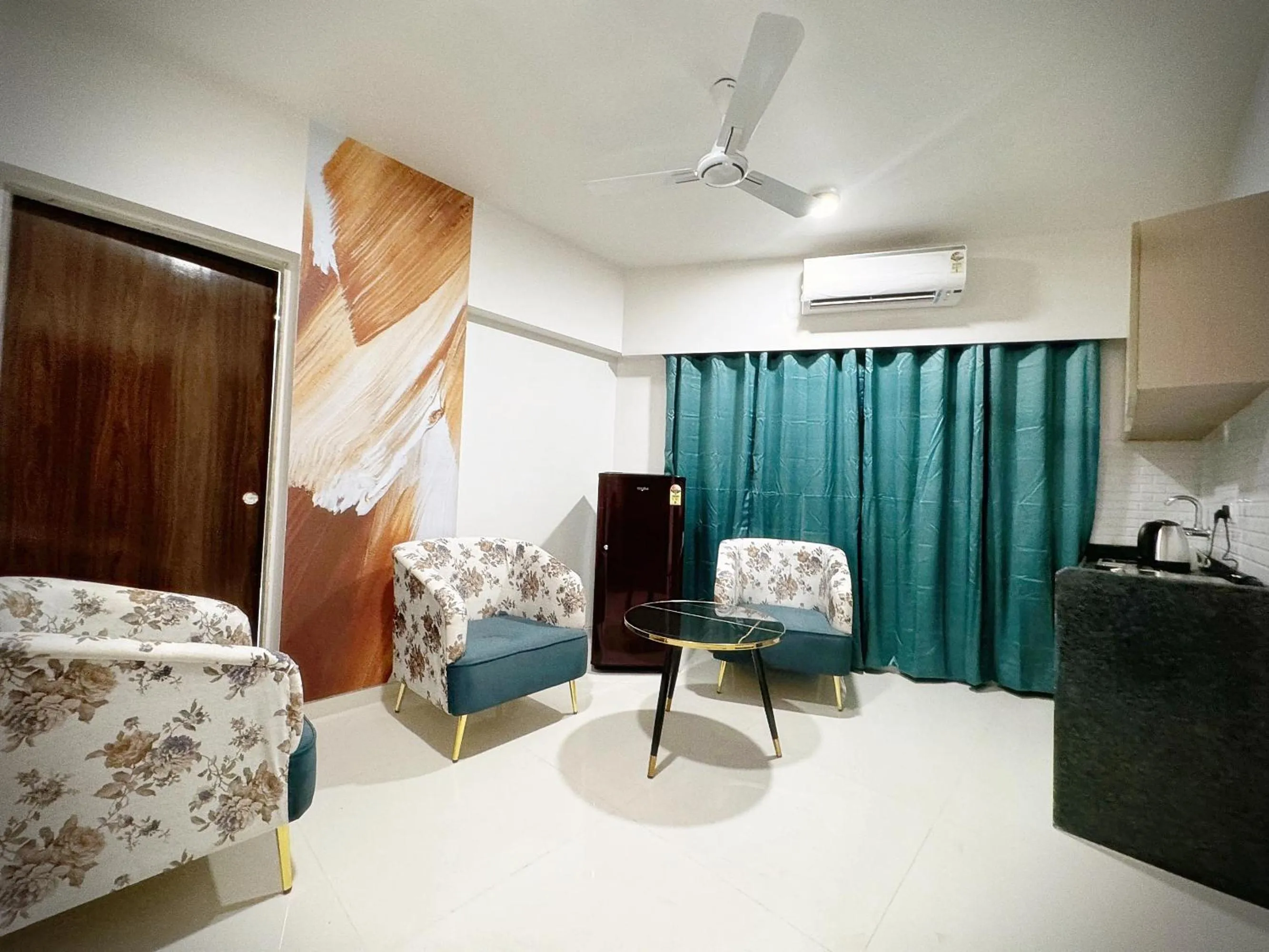 TV and multimedia, Bed in The Orion Premium Suites