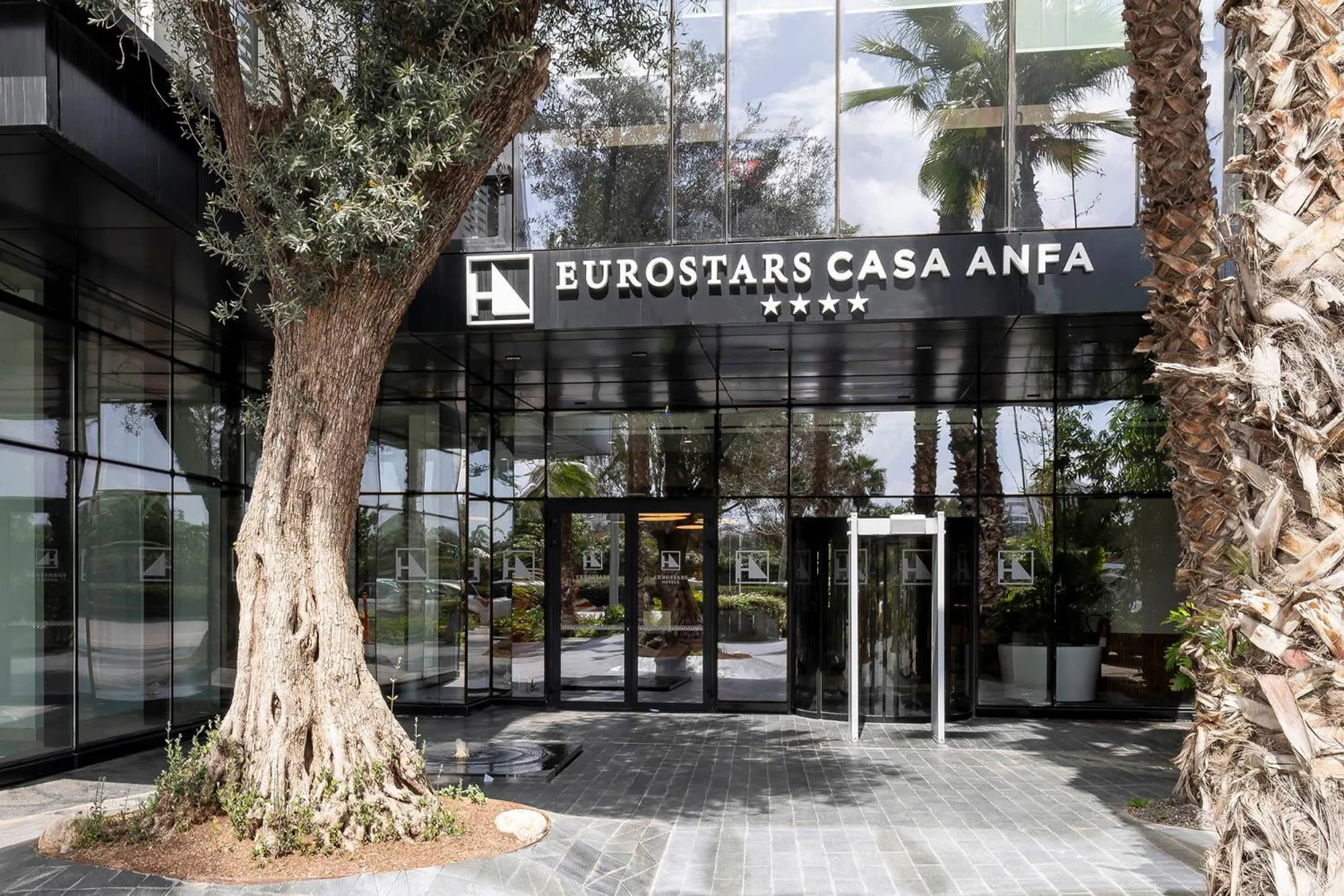 Facade/entrance in Eurostars Casa Anfa