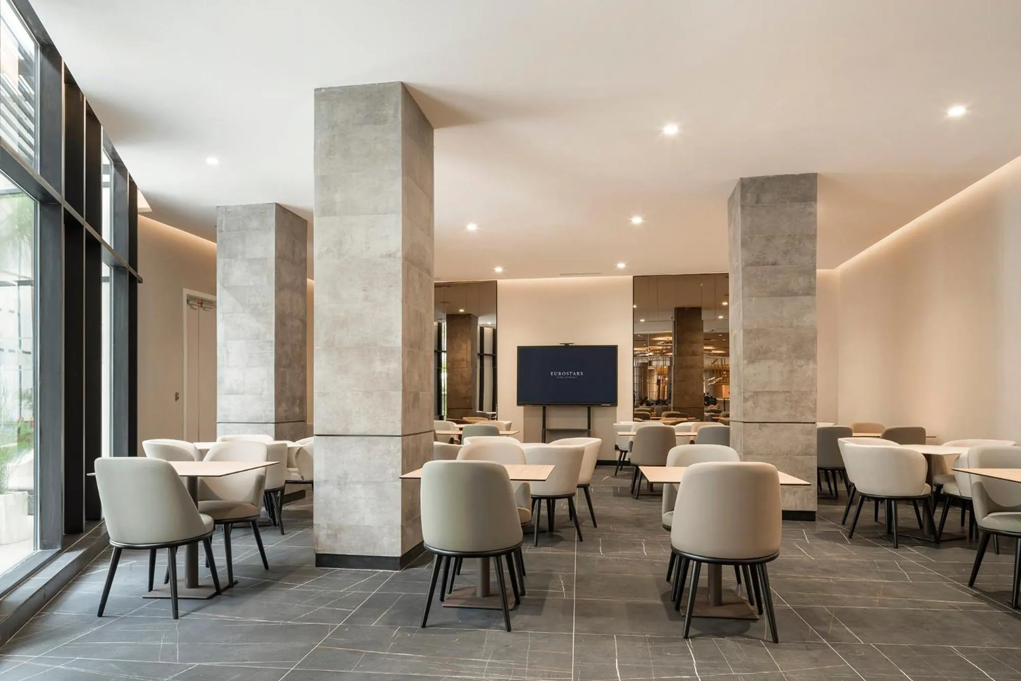 TV and multimedia in Eurostars Casa Anfa