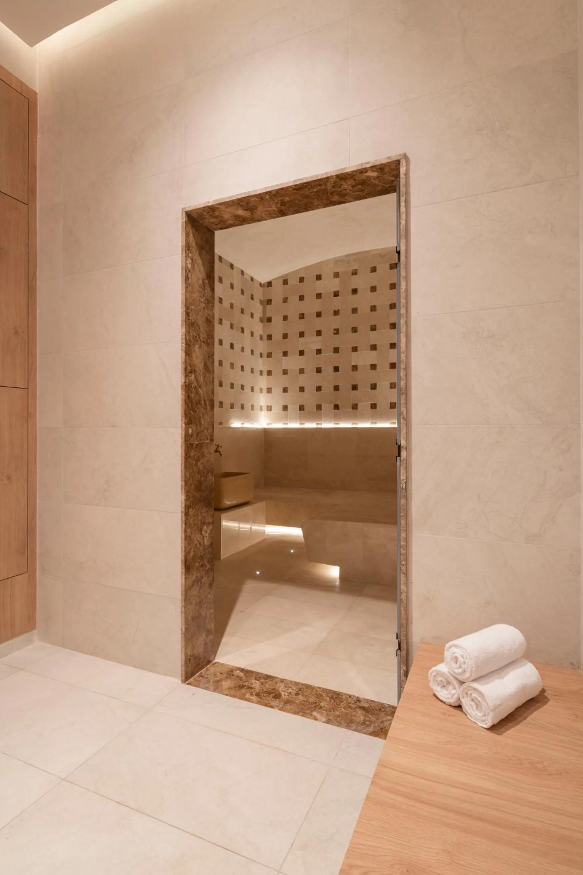 Steam room in Eurostars Casa Anfa