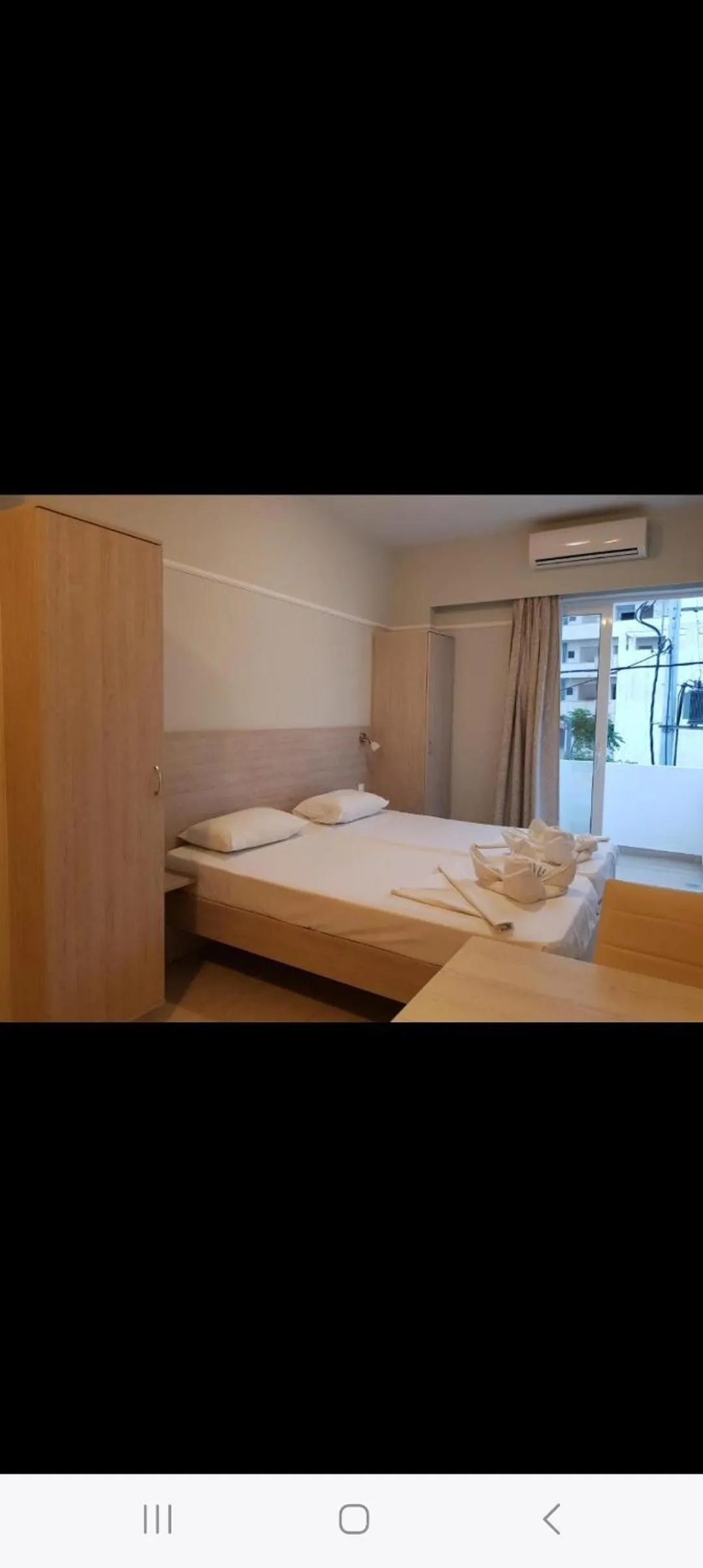 Twin Room with Balcony in Poppy Beloni