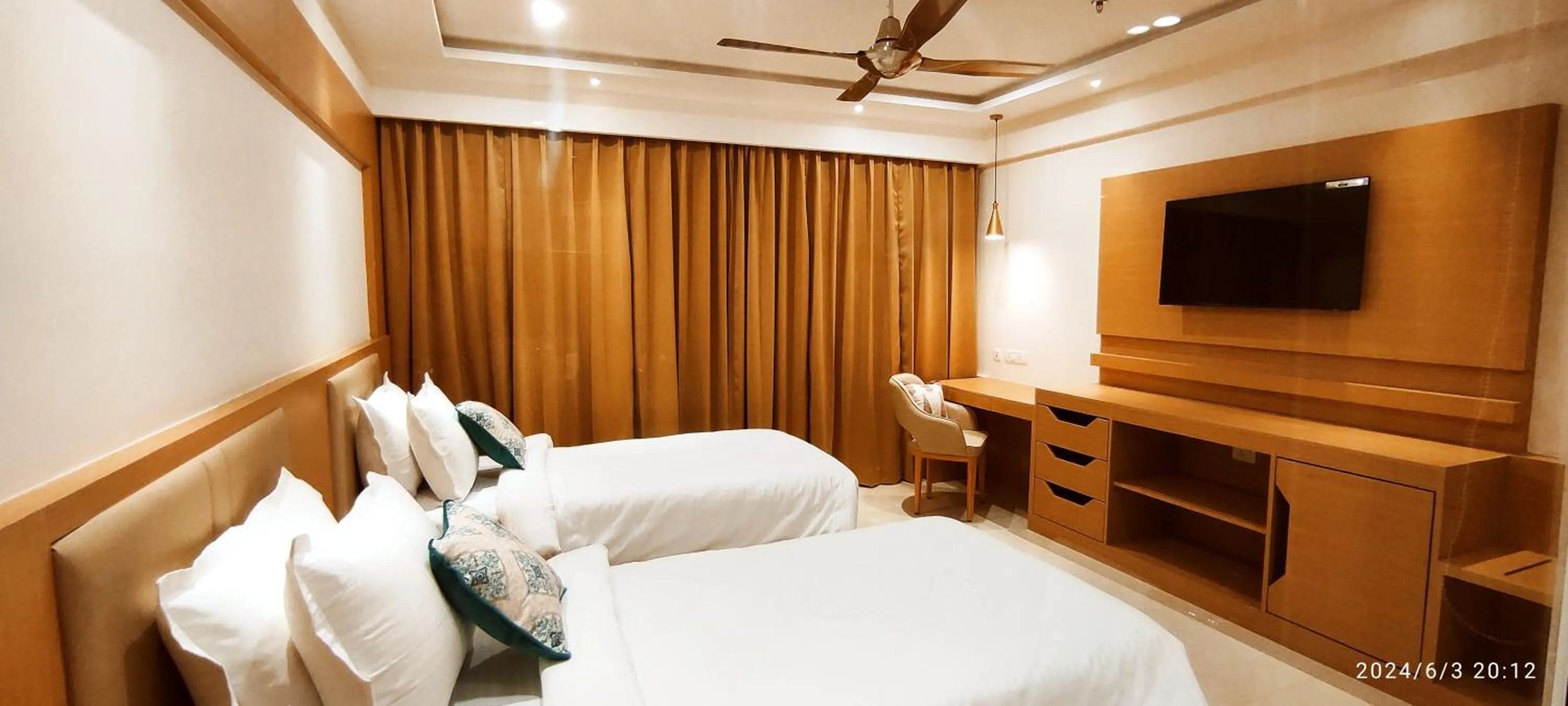 Bedroom, Bed in Sterling Aravalli Udaipur