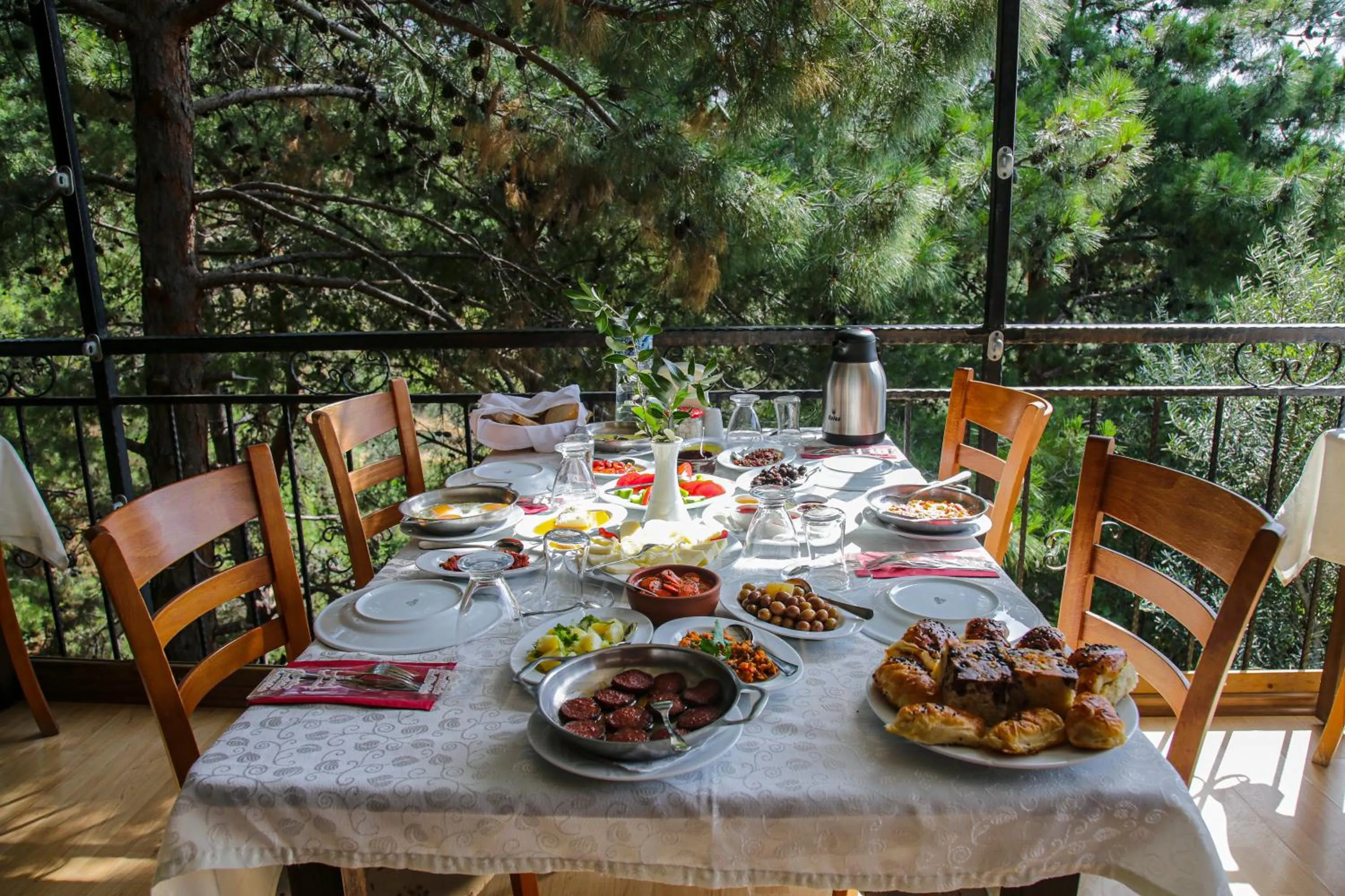 Breakfast in Dusler Vadisi Kazdaglari