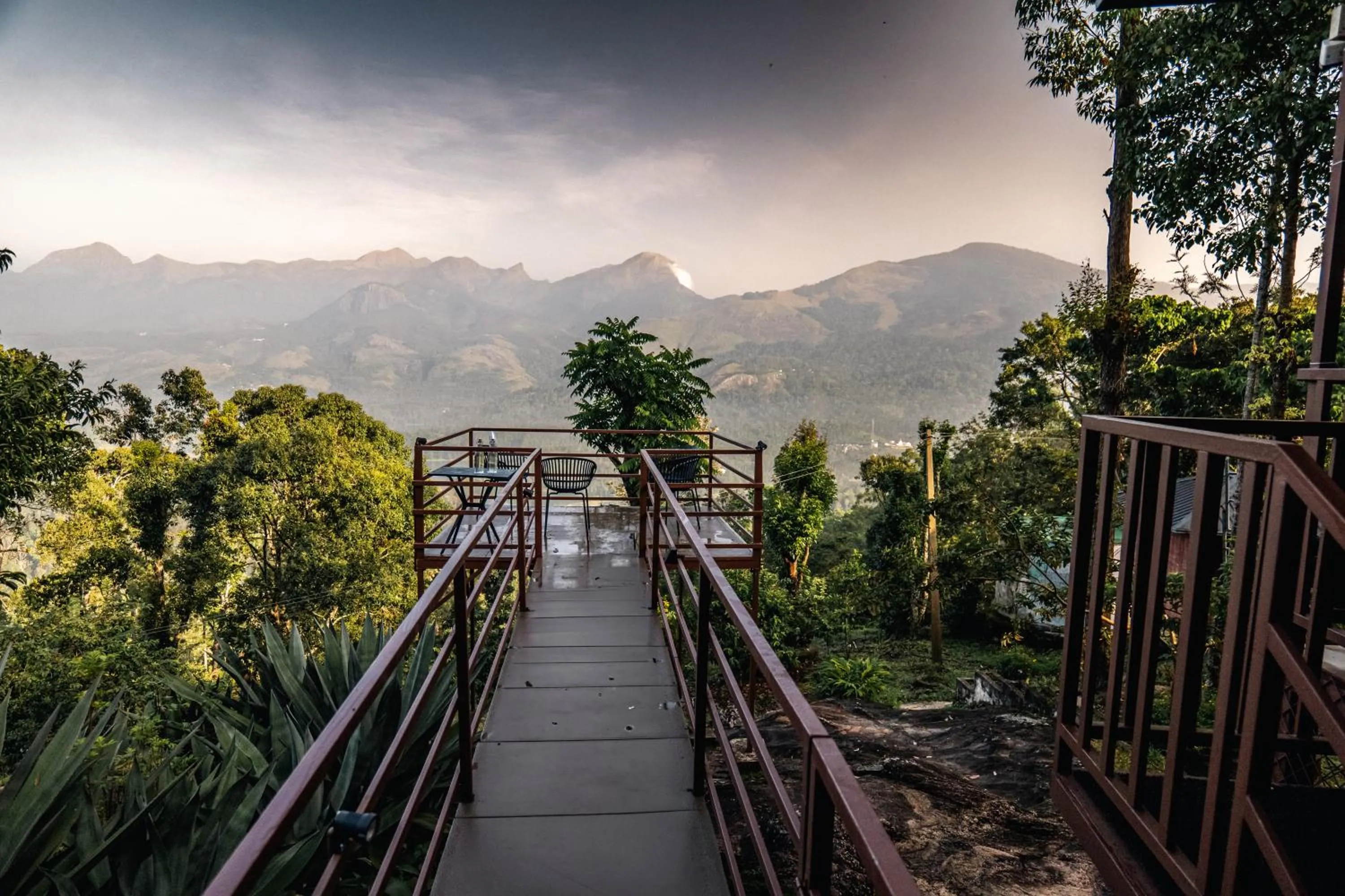 Hilltop Munnar by Fracspace