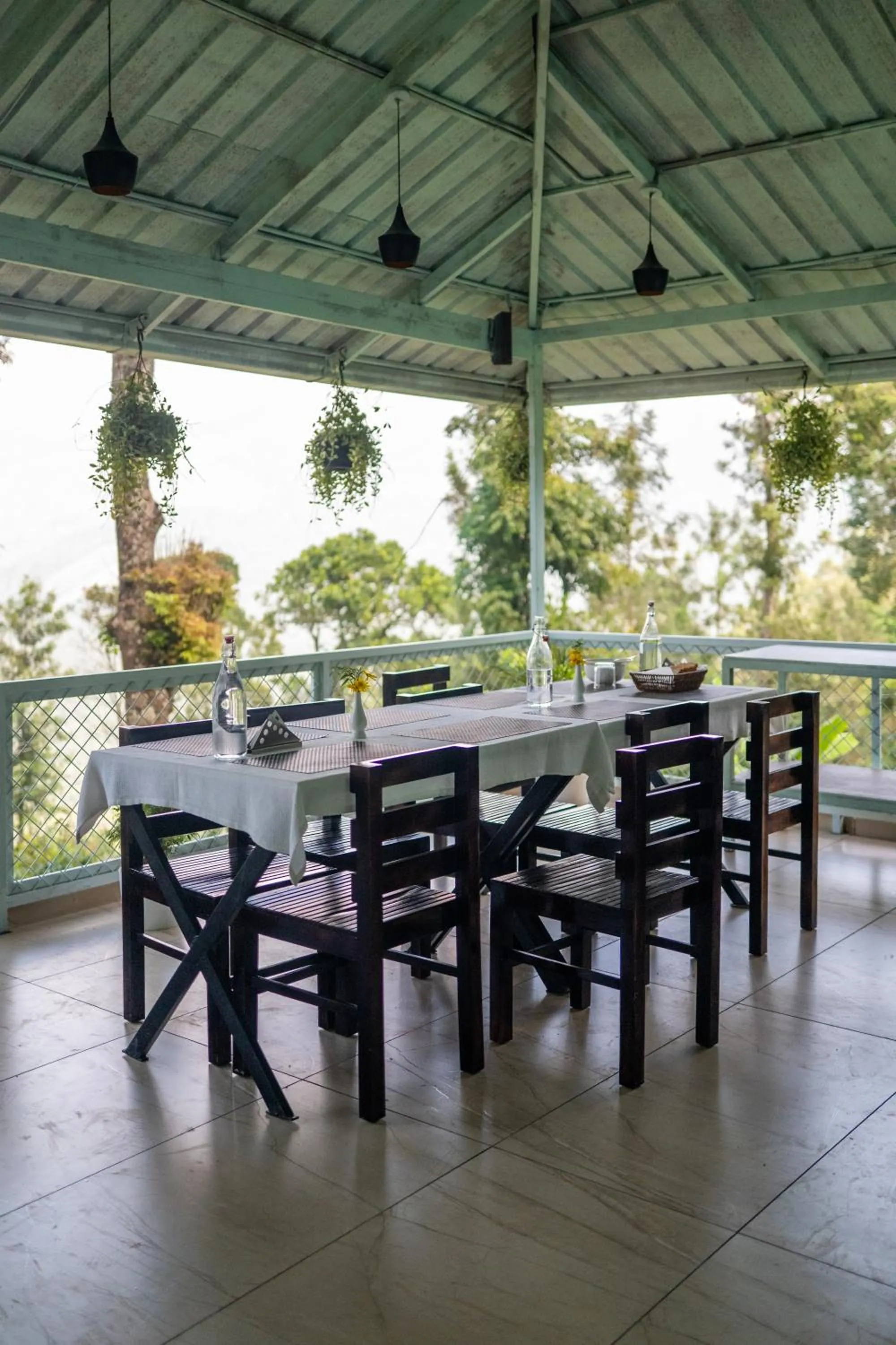 Hilltop Munnar by Fracspace