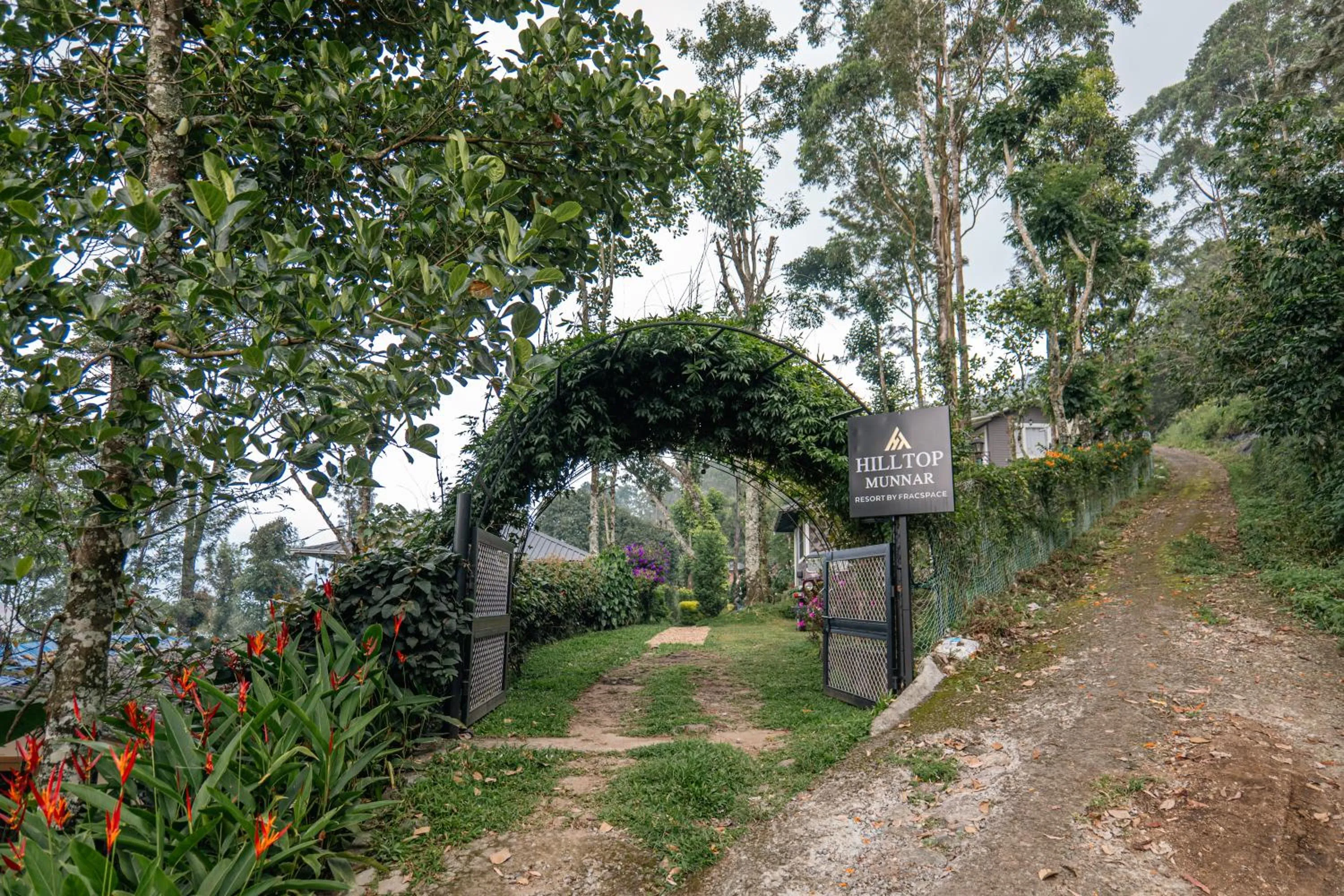 Hilltop Munnar by Fracspace