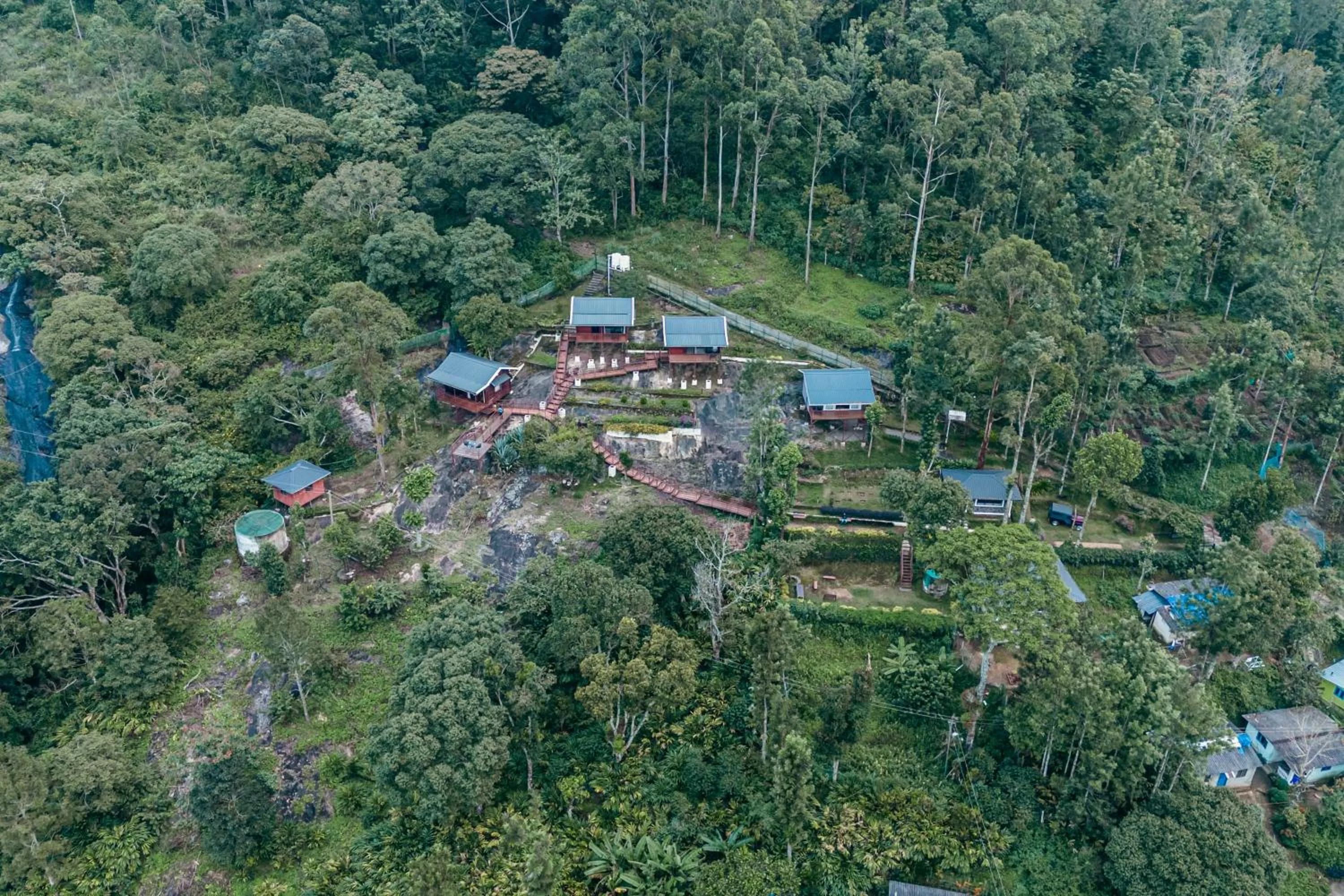 Hilltop Munnar by Fracspace