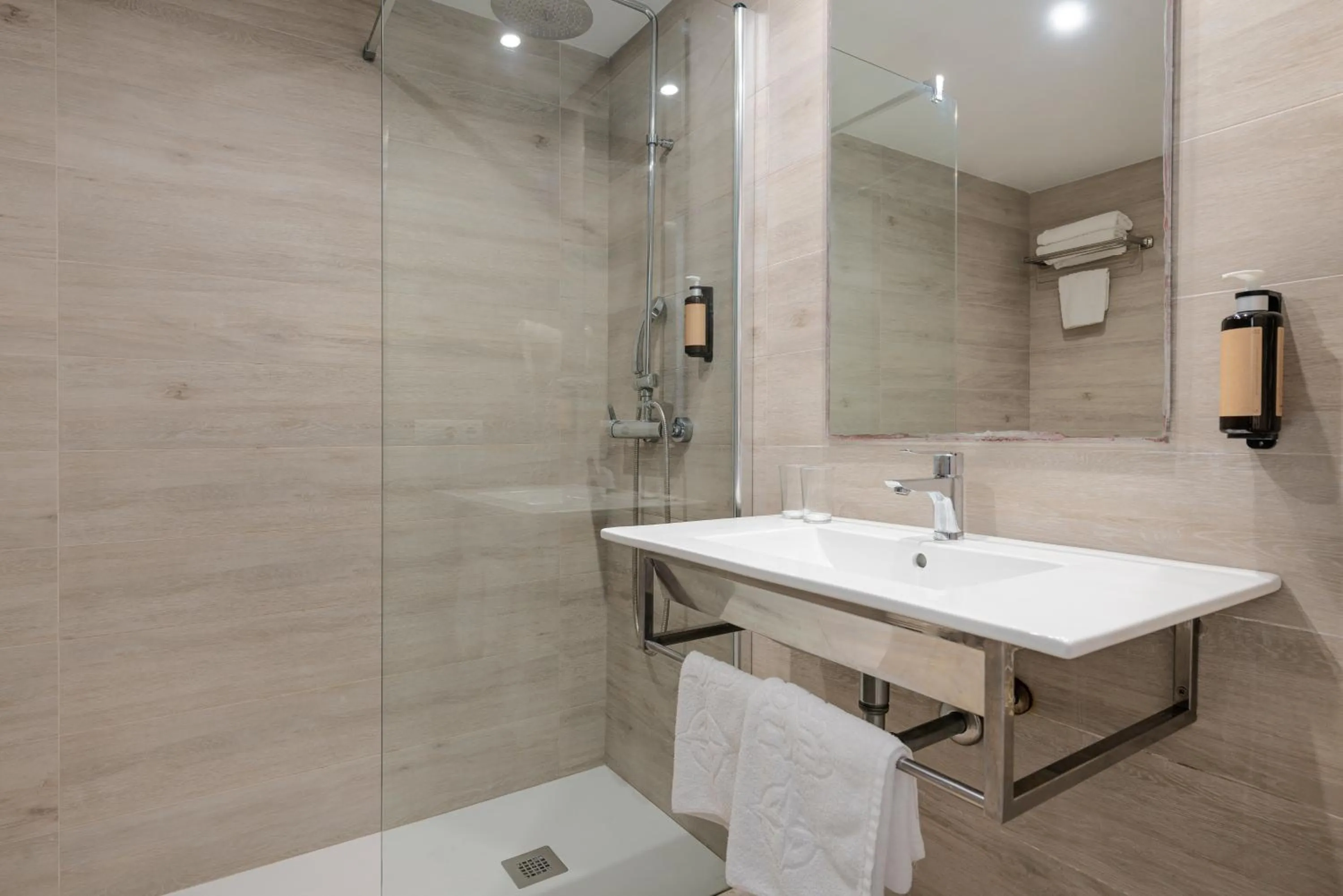 Bathroom in O7 Nordeste Playa