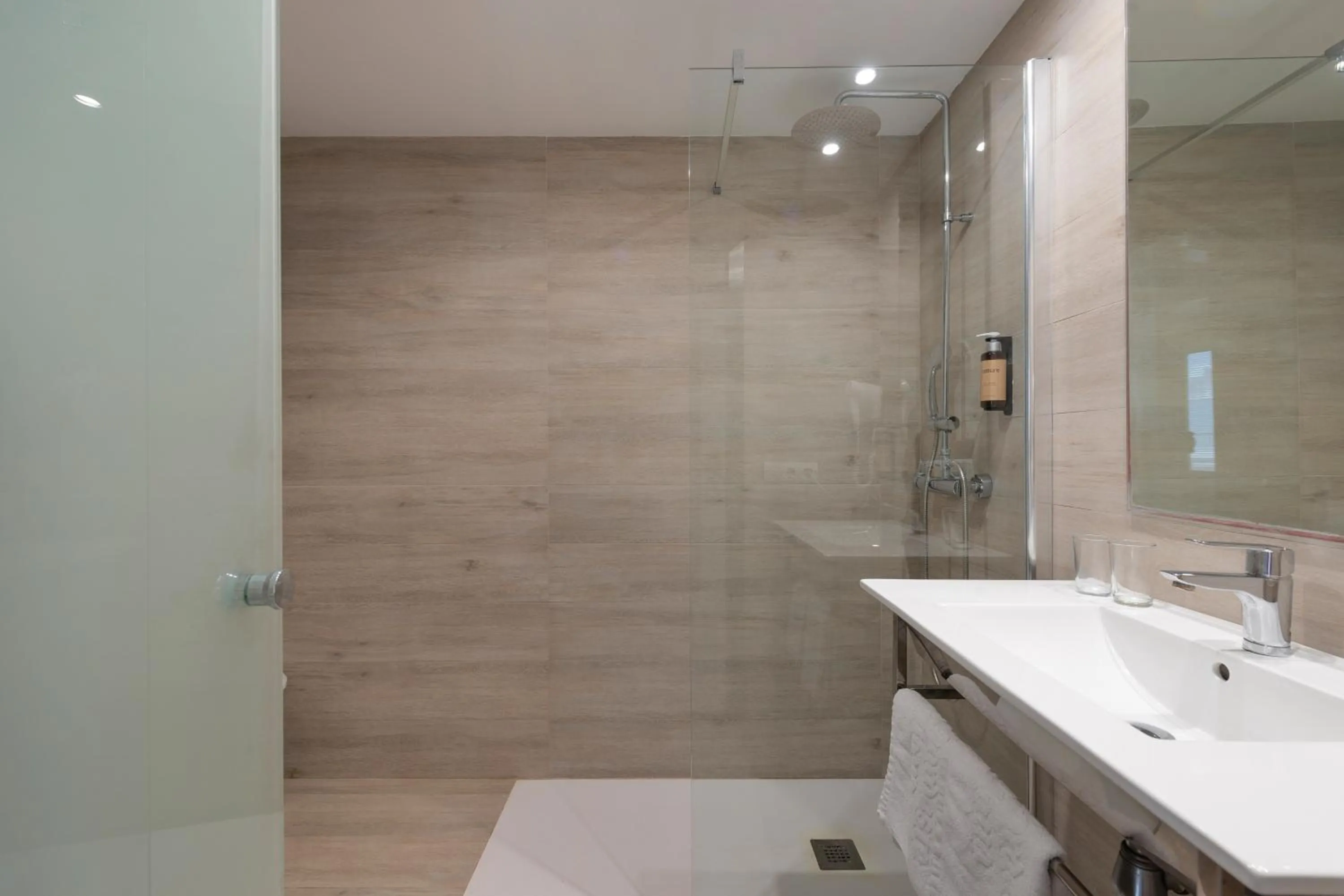 Bathroom in O7 Nordeste Playa